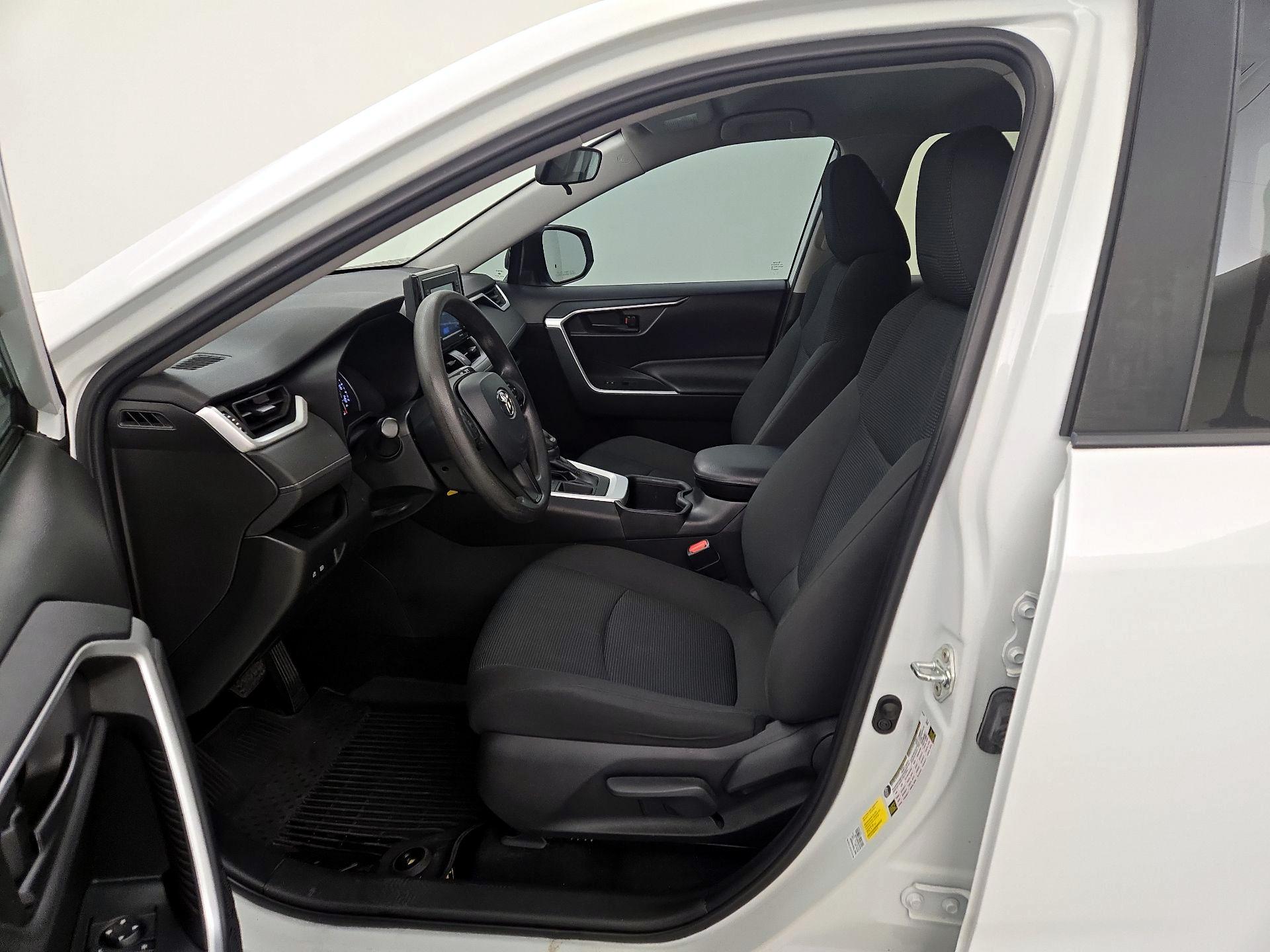 Thumbnail: 2022 Toyota RAV4 - 20