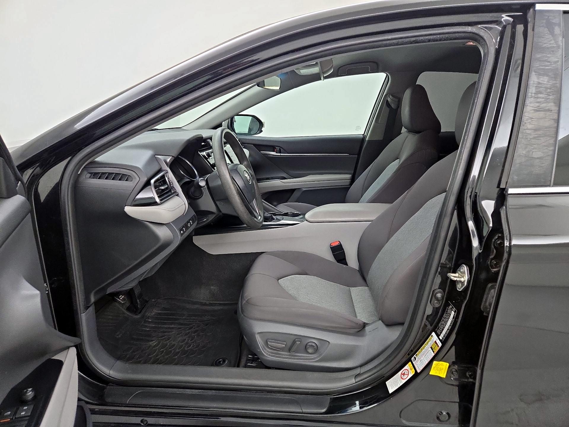 Thumbnail: 2019 Toyota Camry - 11