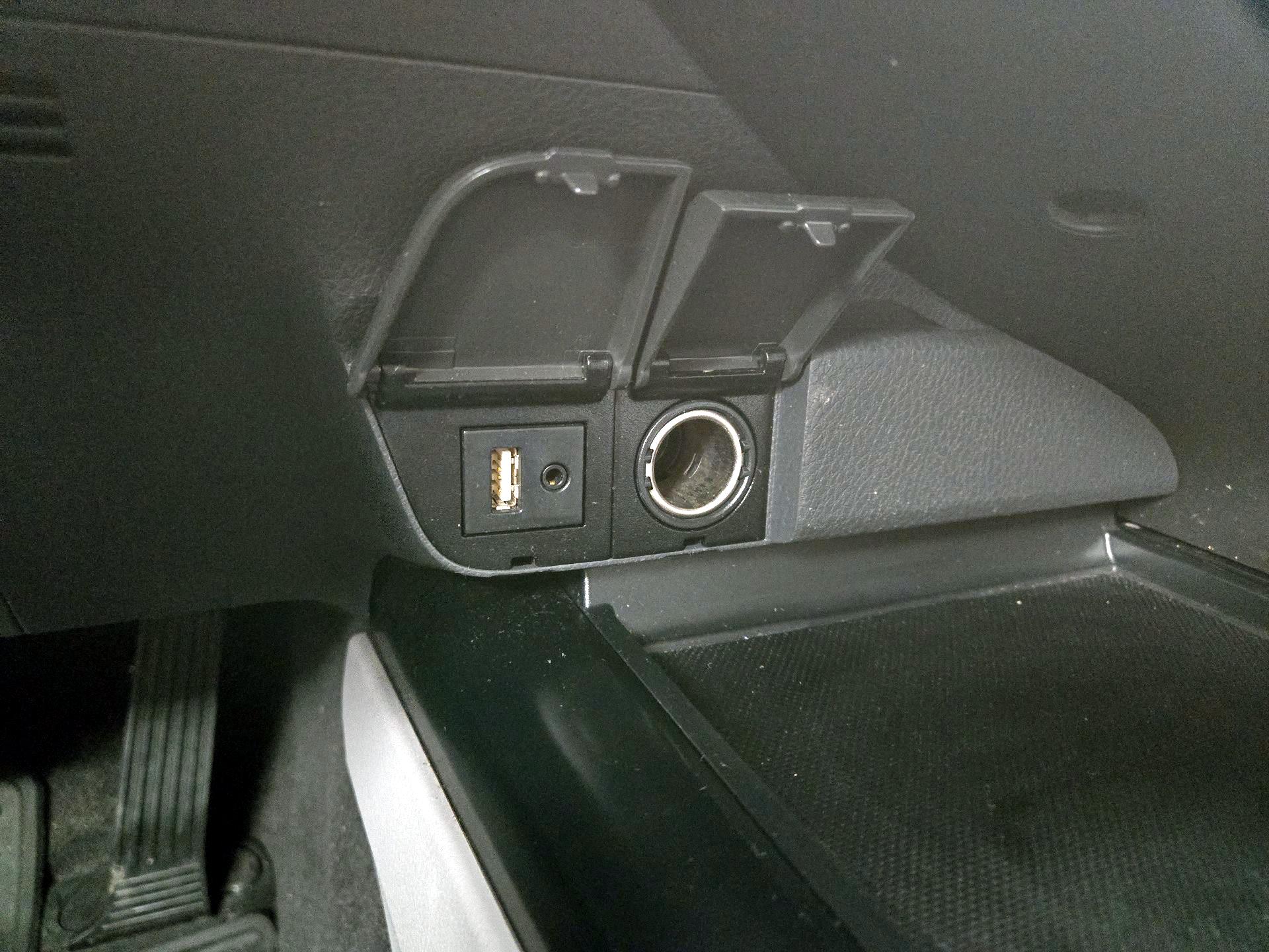 Thumbnail: 2019 Toyota Camry - 18