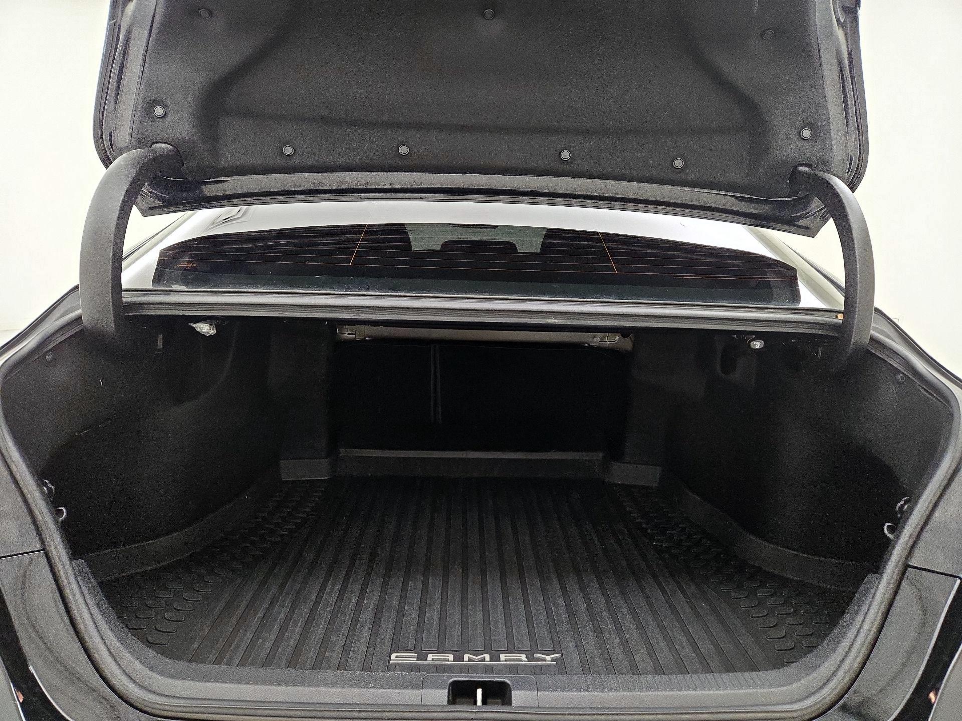 Thumbnail: 2019 Toyota Camry - 20