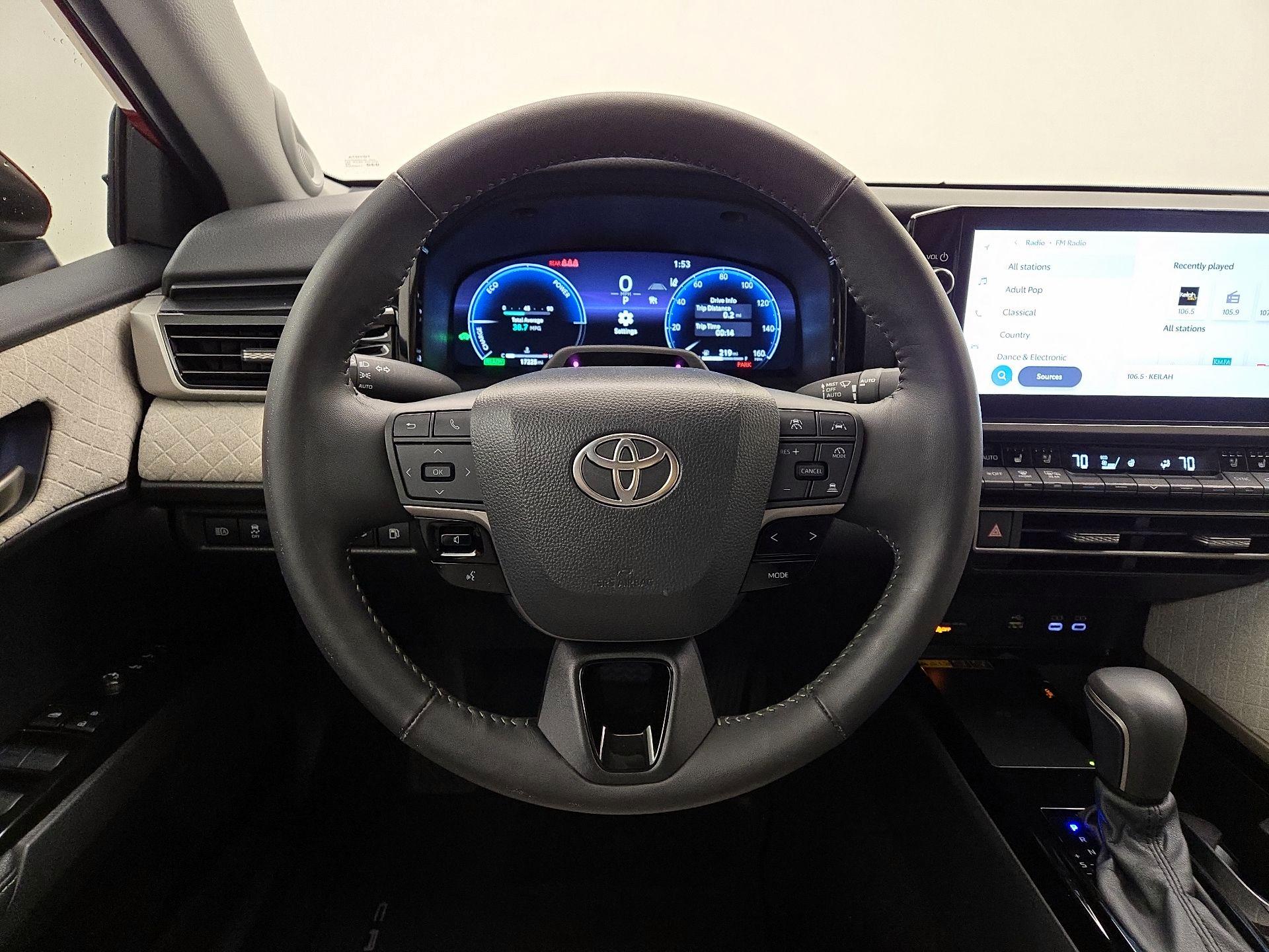 Thumbnail: 2025 Toyota Camry - 10