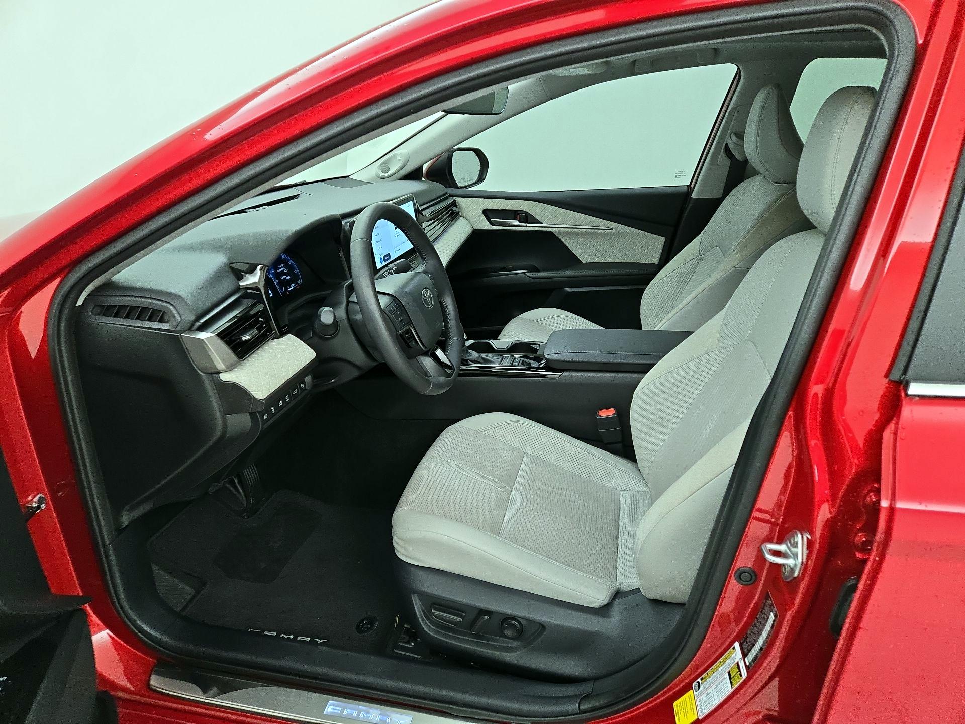 Thumbnail: 2025 Toyota Camry - 11