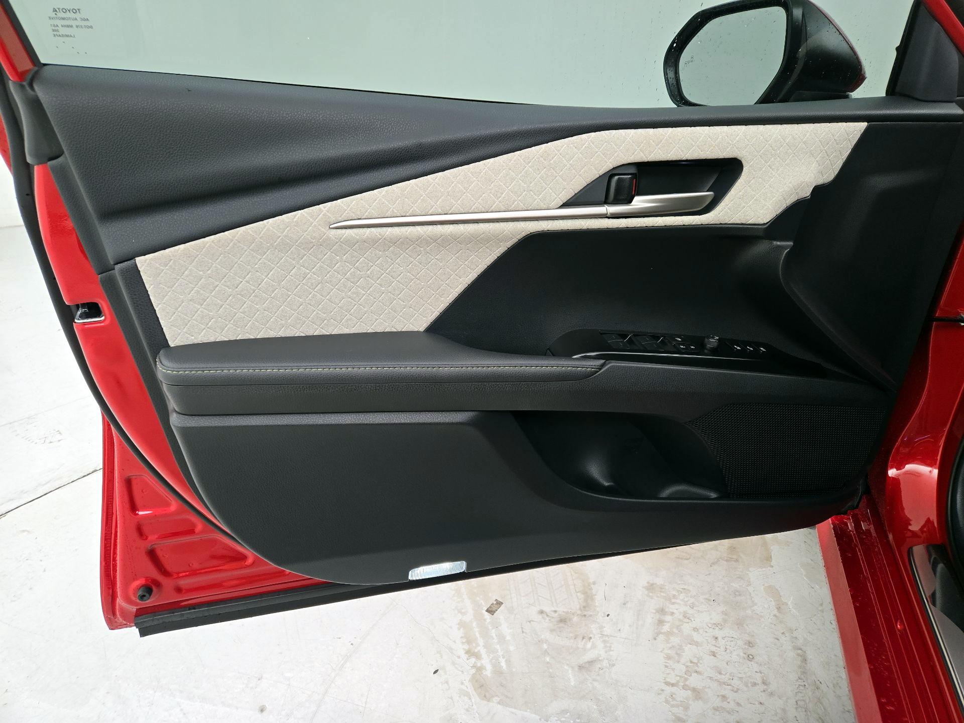 Thumbnail: 2025 Toyota Camry - 12