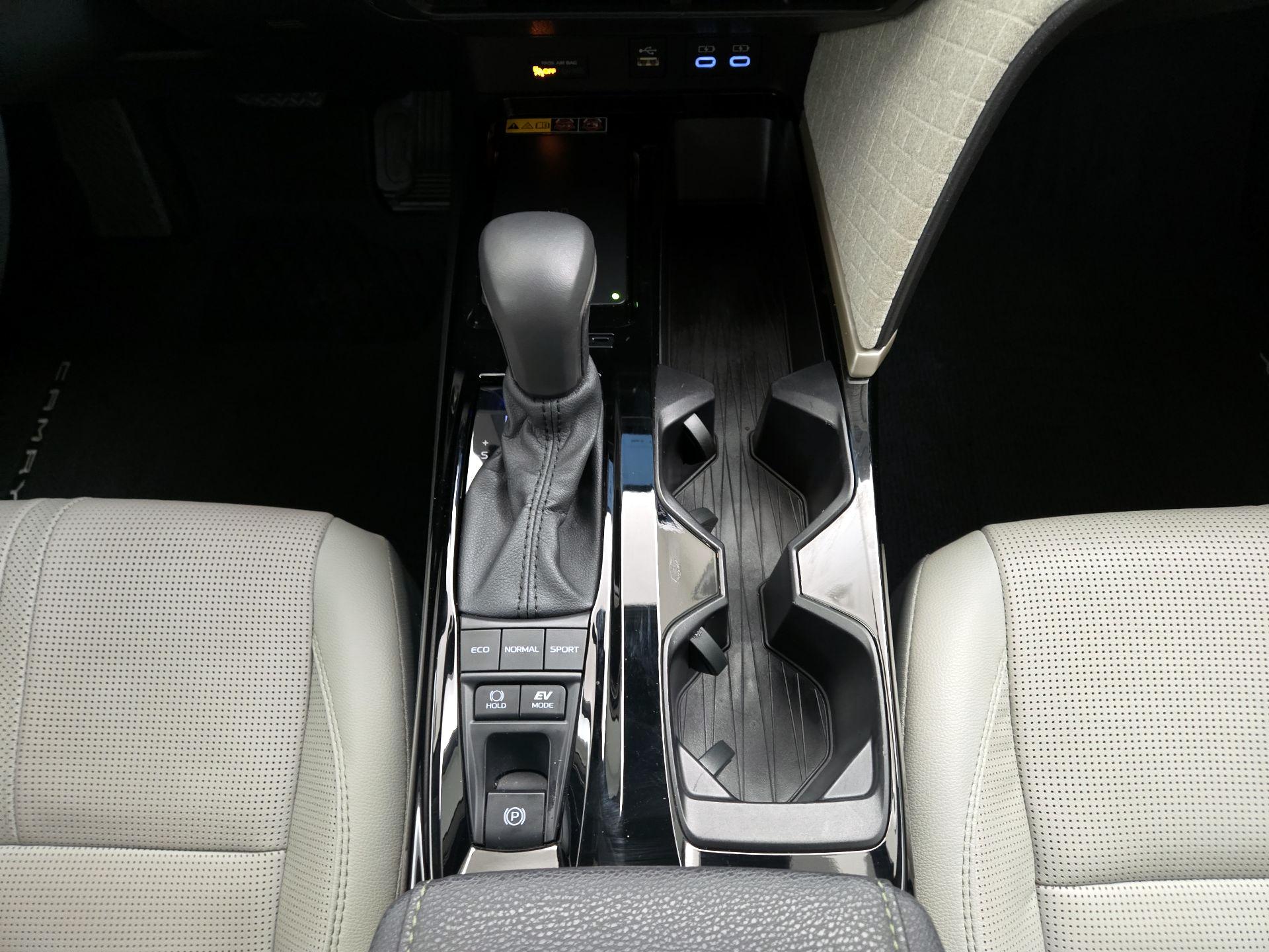 Thumbnail: 2025 Toyota Camry - 17