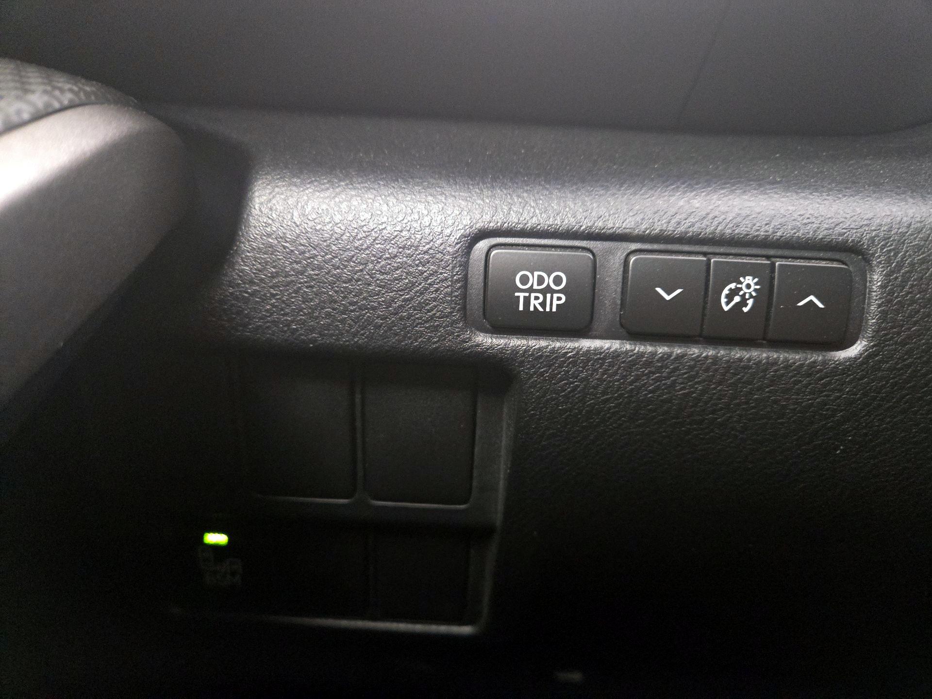 Thumbnail: 2014 Lexus IS - 13