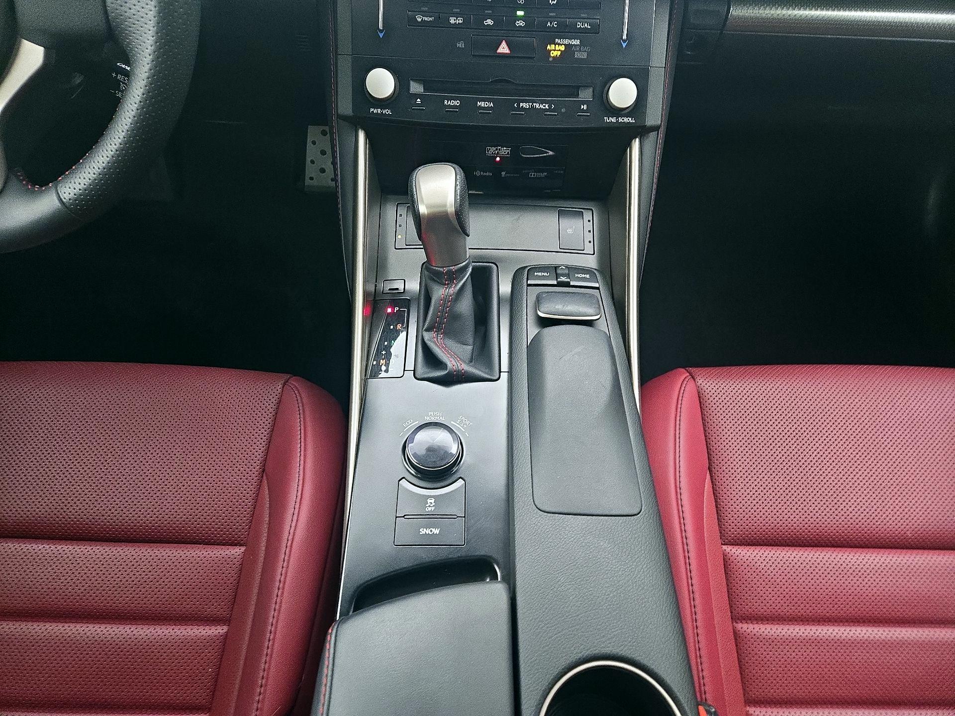 Thumbnail: 2014 Lexus IS - 18