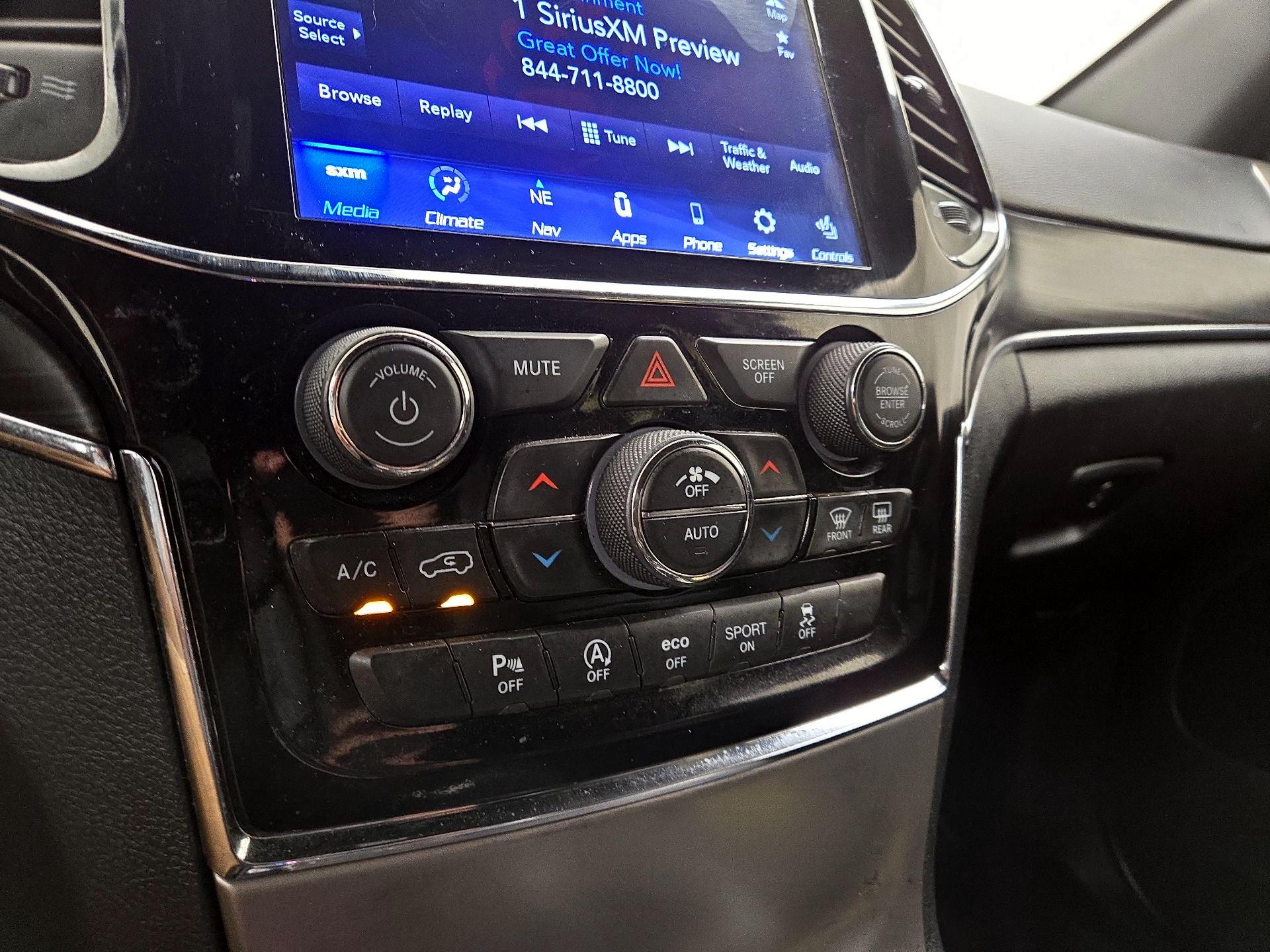 Thumbnail: 2020 Jeep Grand Cherokee - 17