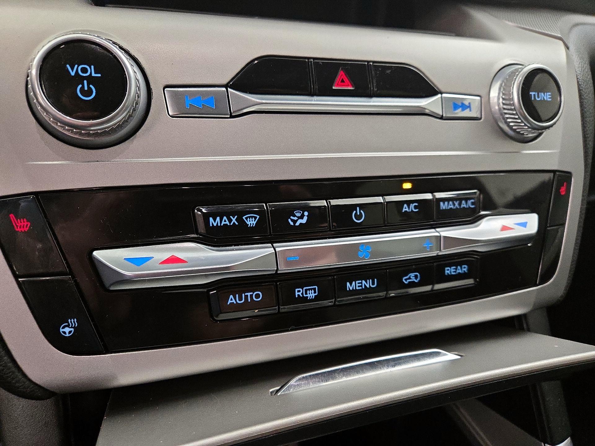 Thumbnail: 2022 Ford Explorer - 16