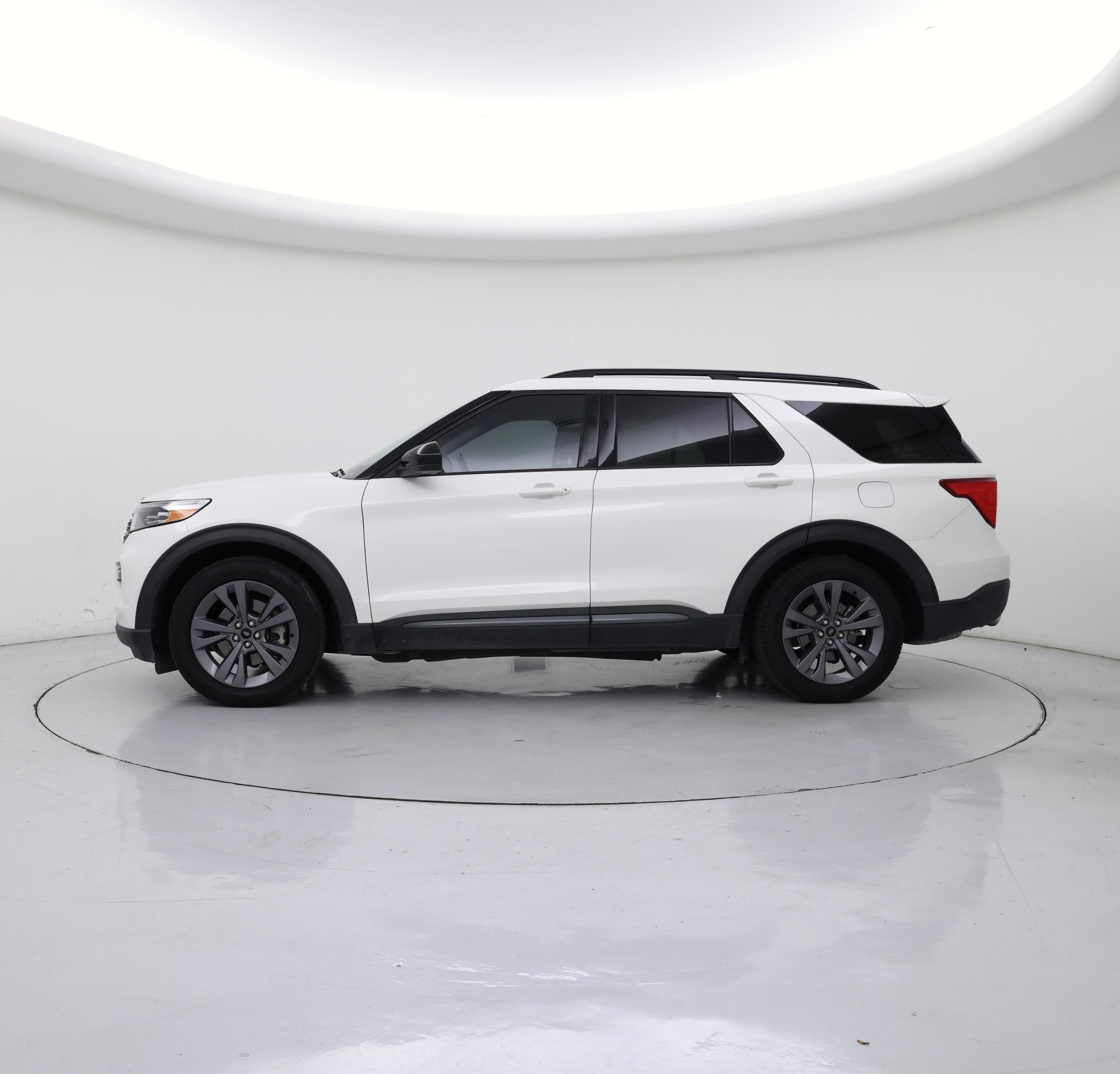 Thumbnail: 2022 Ford Explorer - 3