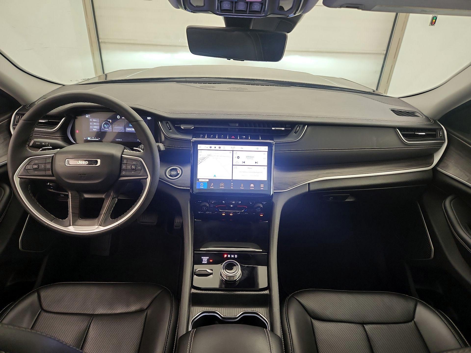 Thumbnail: 2024 Jeep Grand Cherokee L - 9