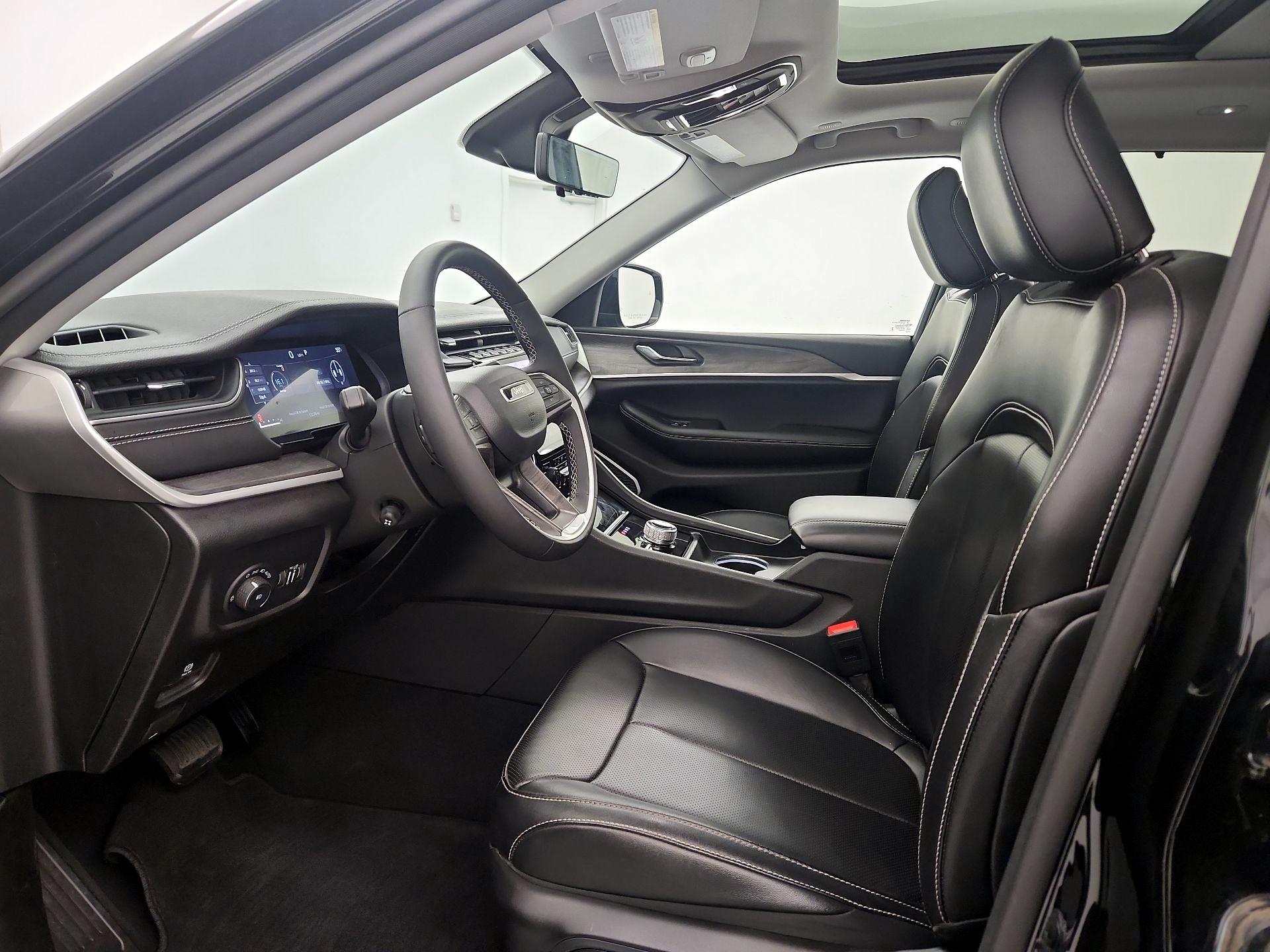 Thumbnail: 2024 Jeep Grand Cherokee L - 11