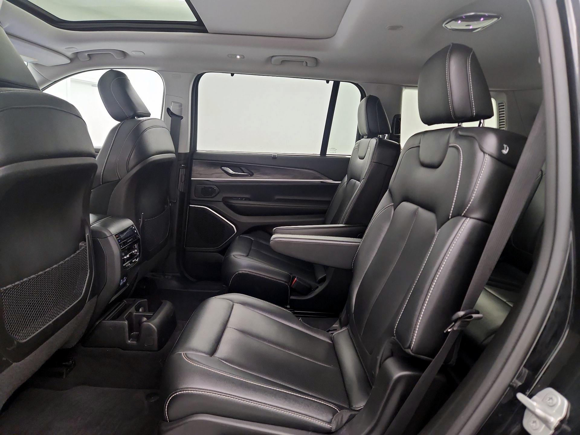 Thumbnail: 2024 Jeep Grand Cherokee L - 20