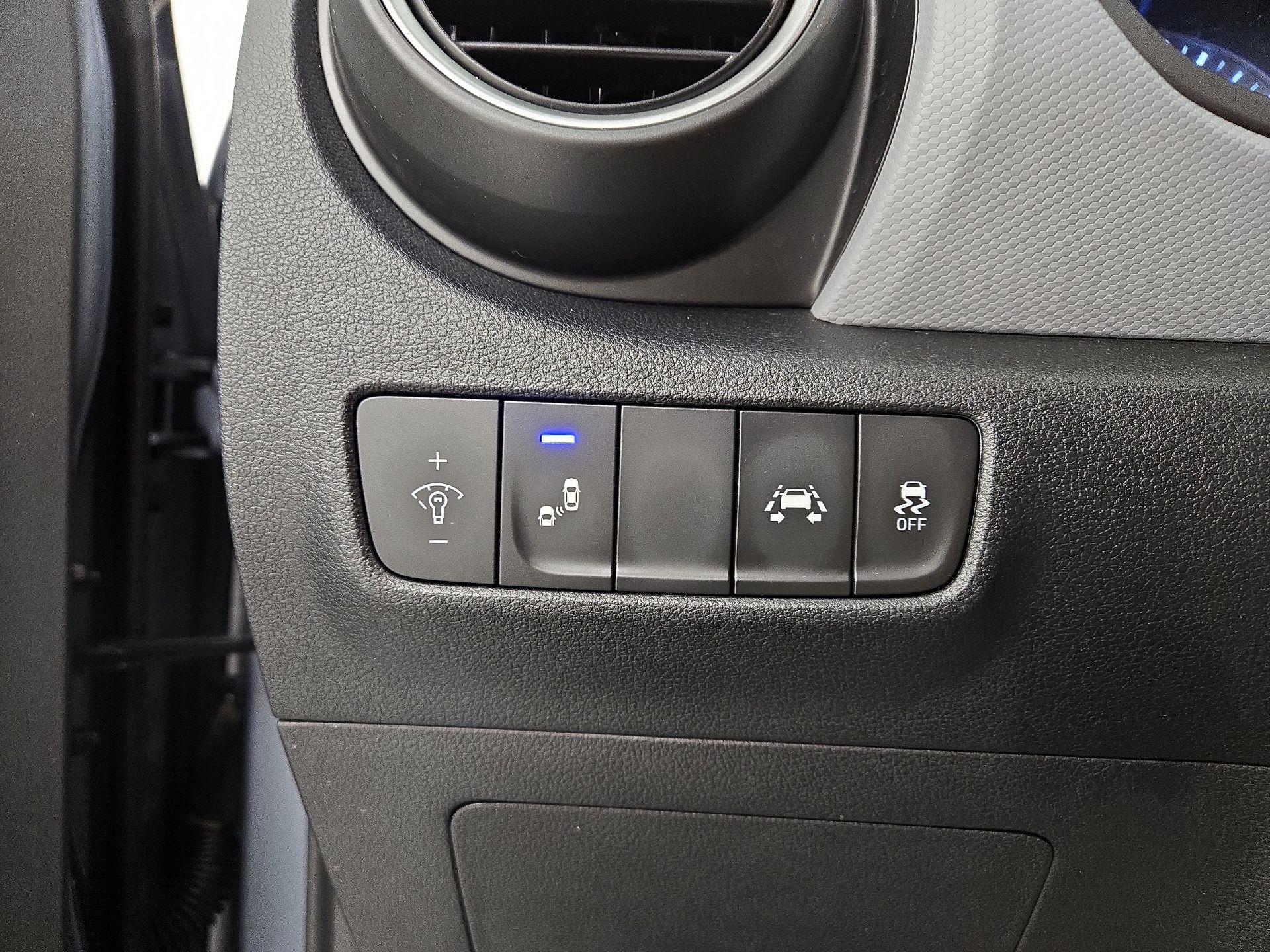 Thumbnail: 2021 Hyundai Kona - 13