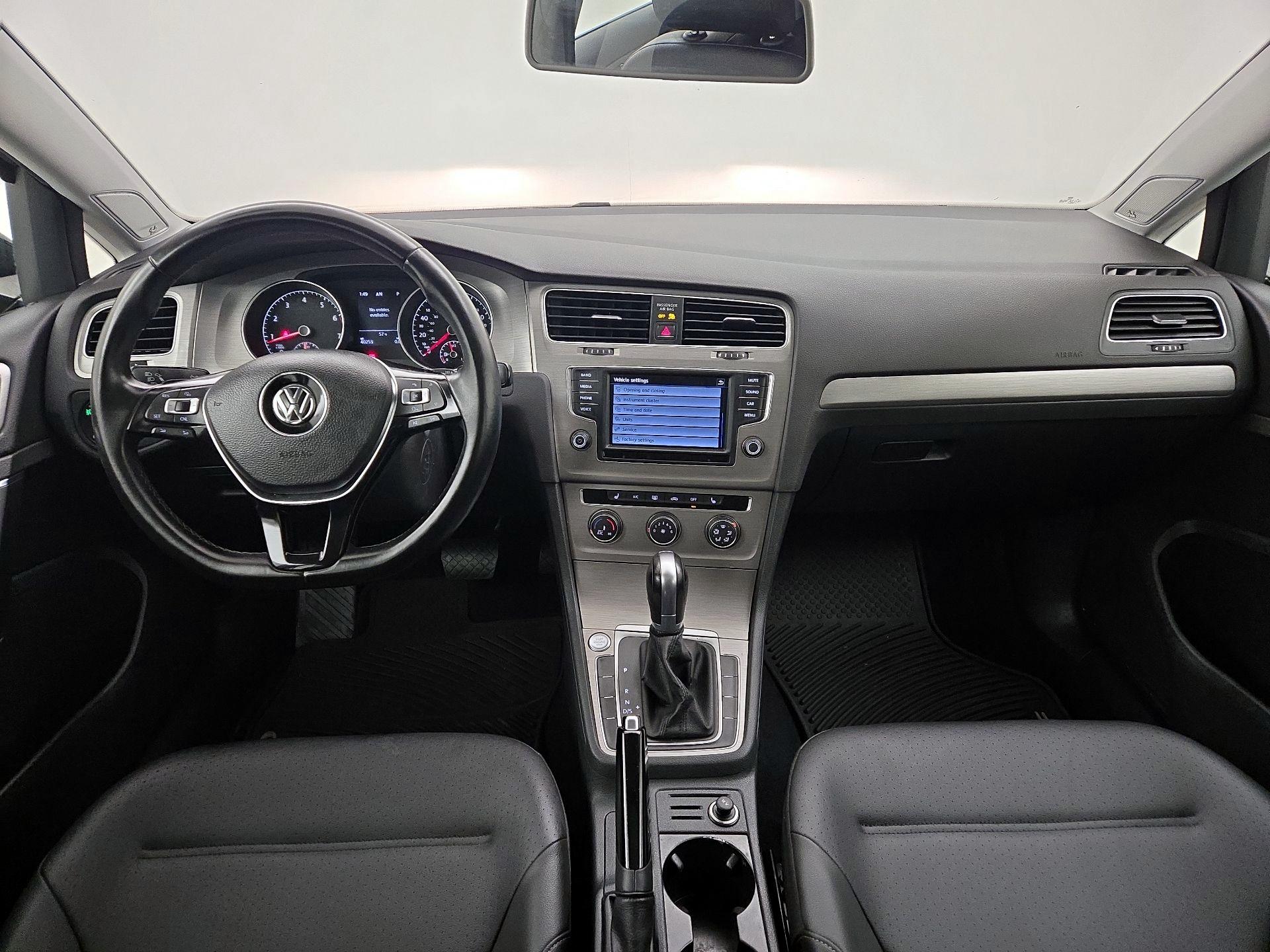 Thumbnail: 2017 Volkswagen Golf - 9