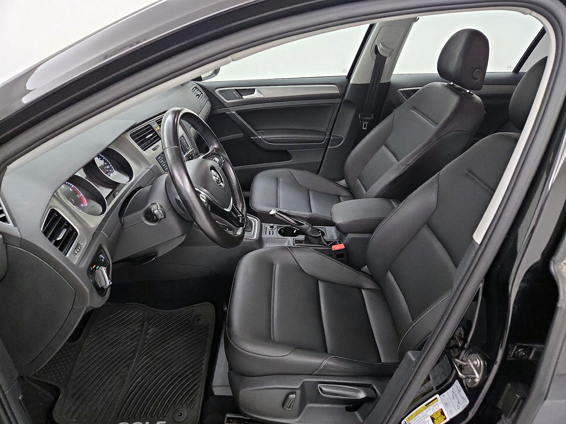 Thumbnail: 2017 Volkswagen Golf - 11