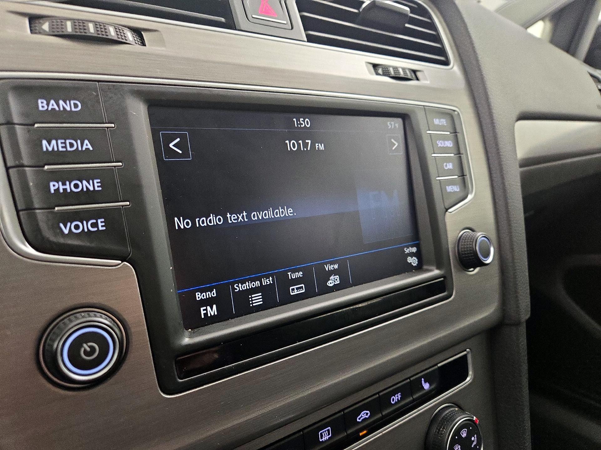 Thumbnail: 2017 Volkswagen Golf - 15