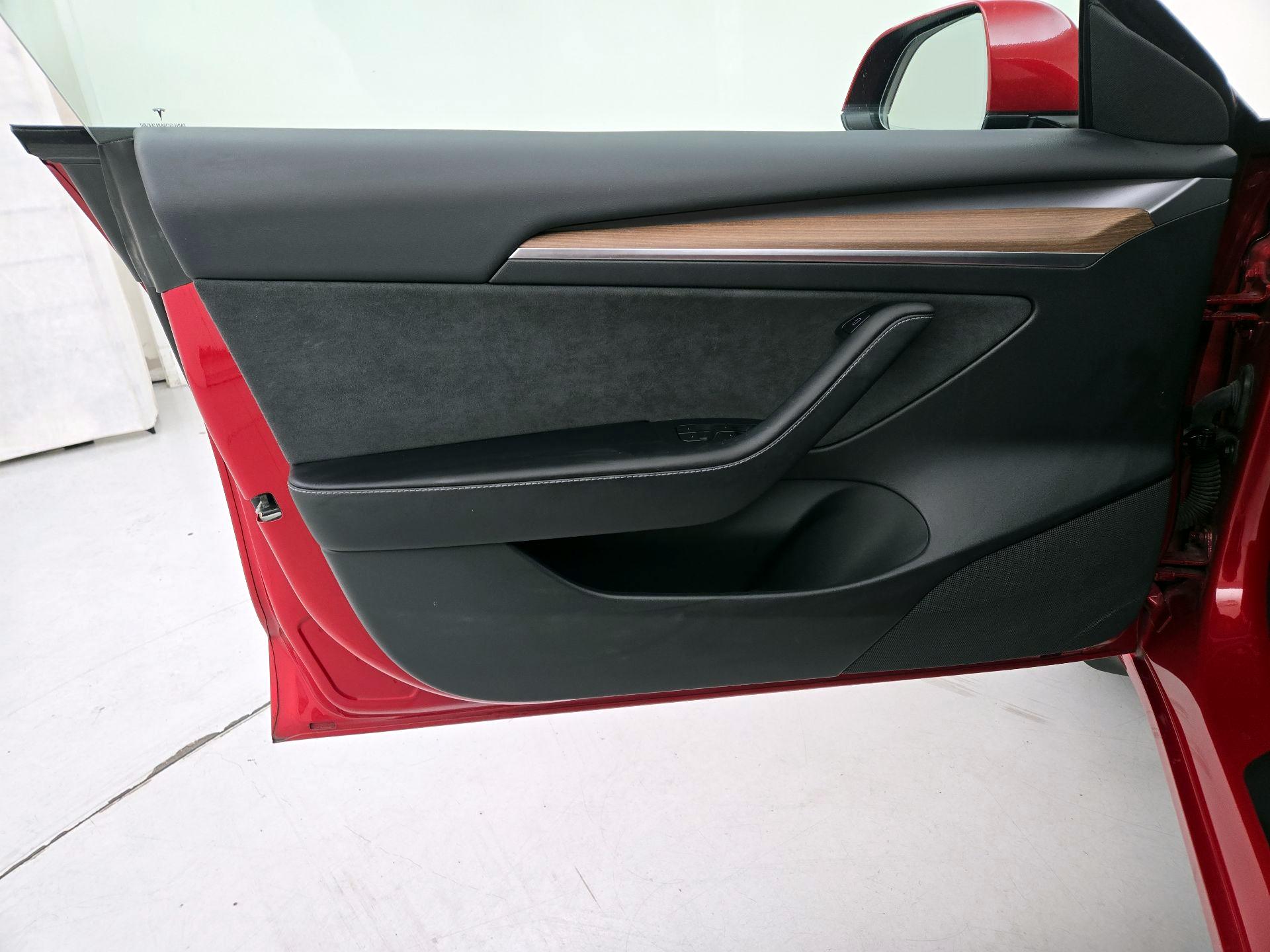 Thumbnail: 2023 Tesla Model 3 - 12