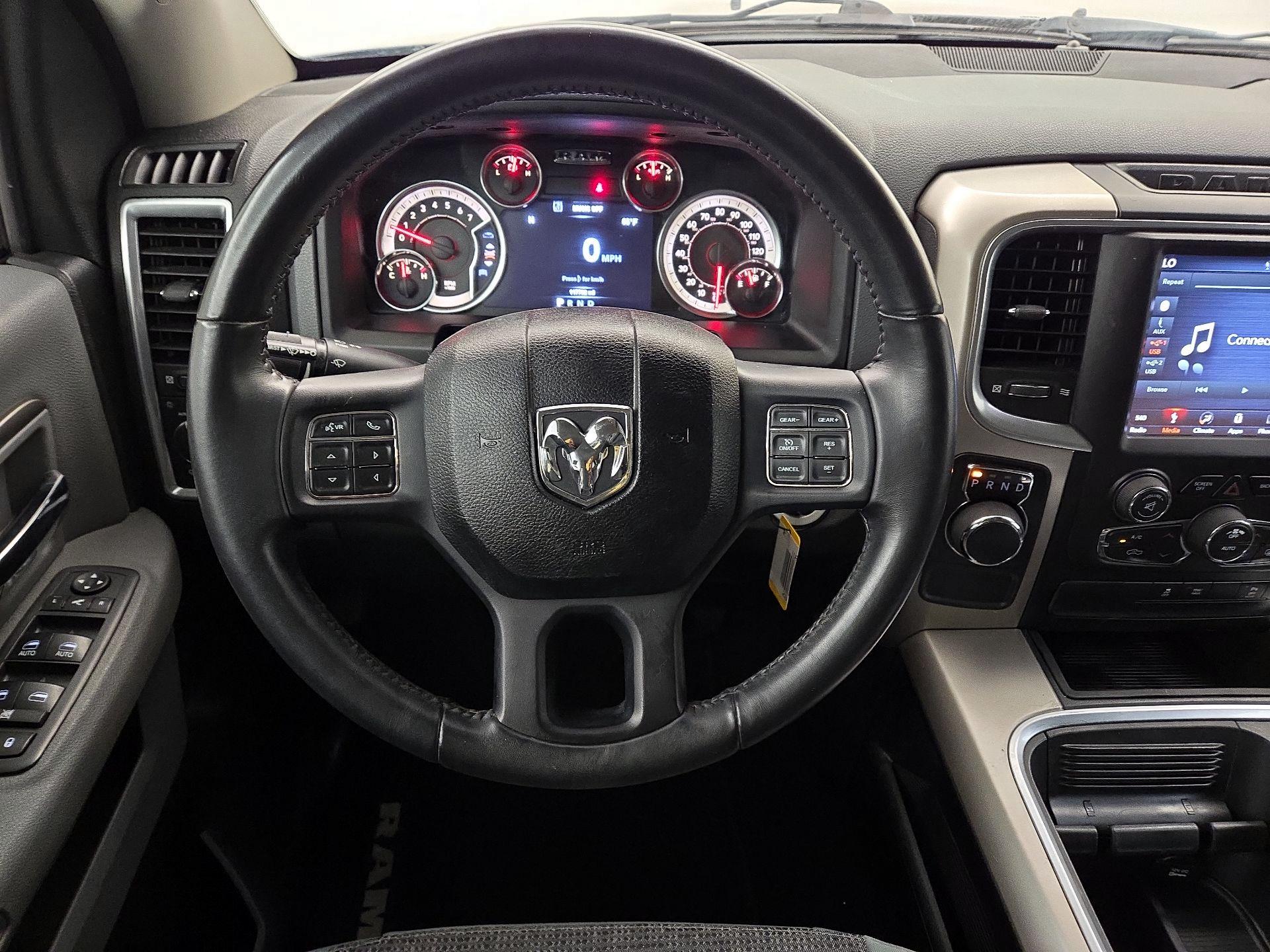 Thumbnail: 2019 RAM 1500 Classic - 10