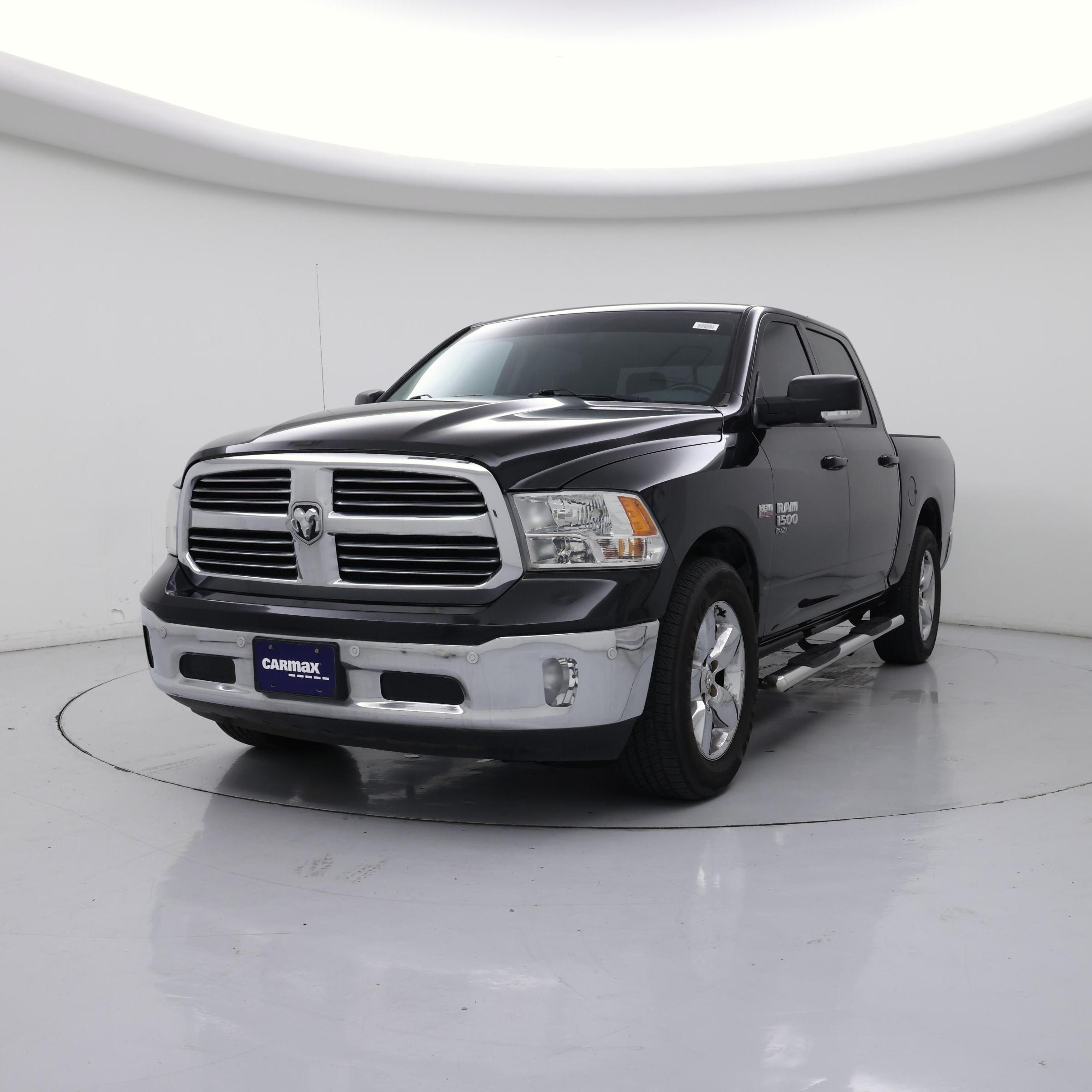 Thumbnail: 2019 RAM 1500 Classic - 4