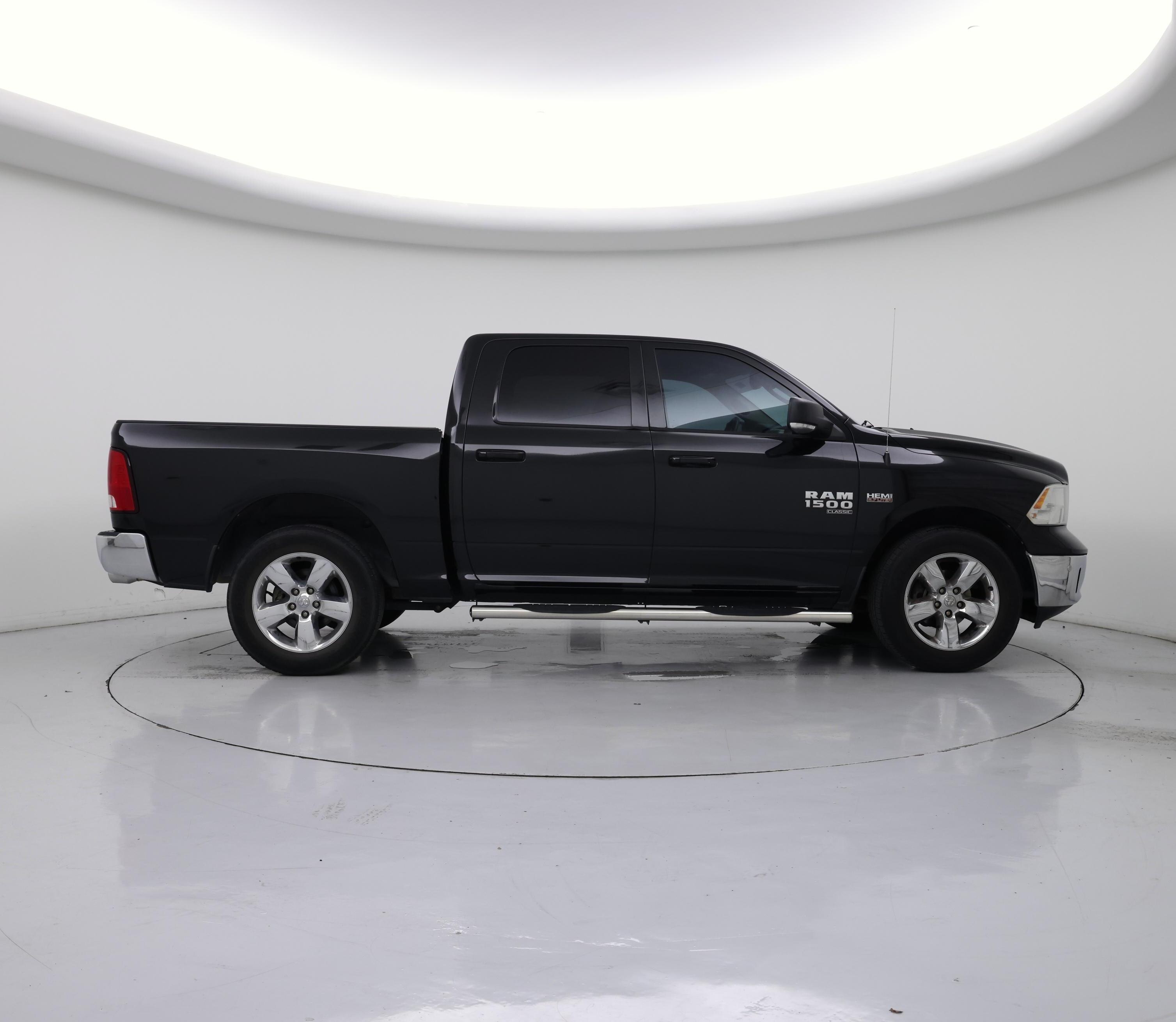 Thumbnail: 2019 RAM 1500 Classic - 7