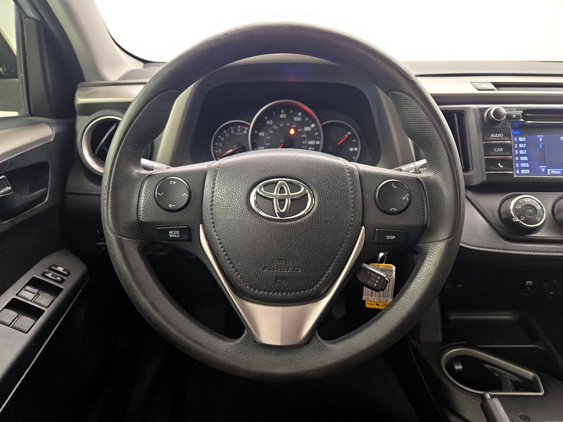 Thumbnail: 2016 Toyota RAV4 - 10