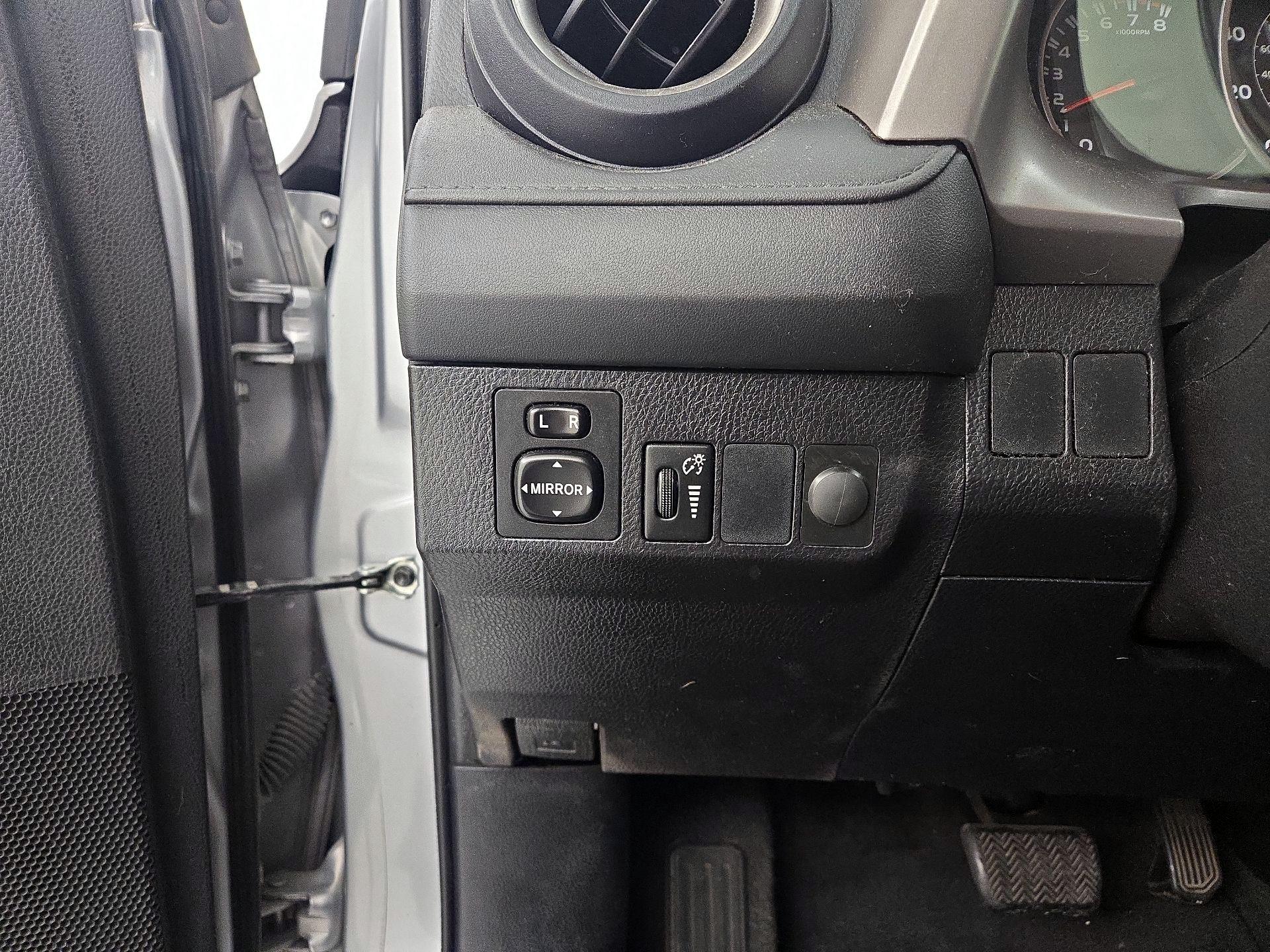 Thumbnail: 2016 Toyota RAV4 - 13