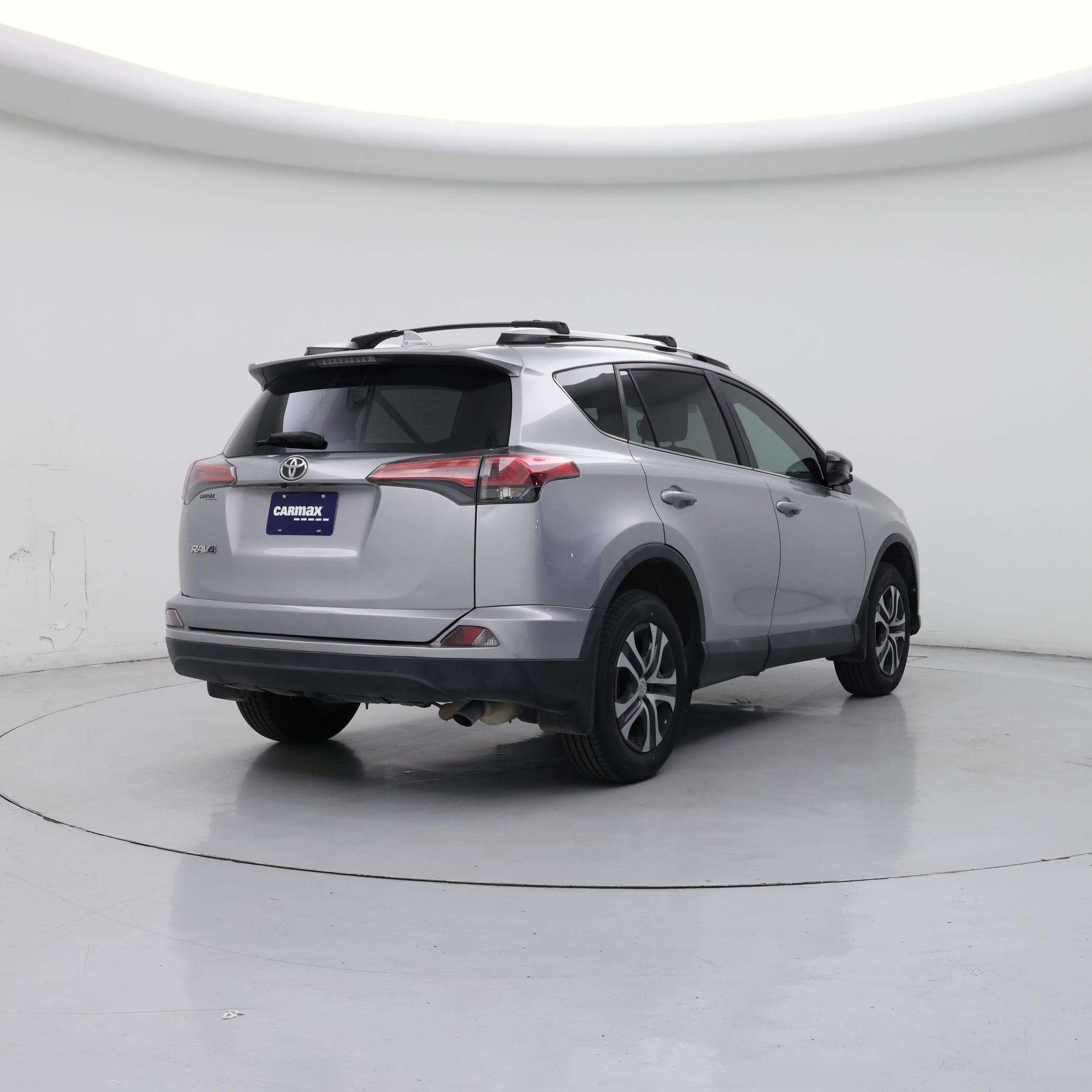 Thumbnail: 2016 Toyota RAV4 - 8