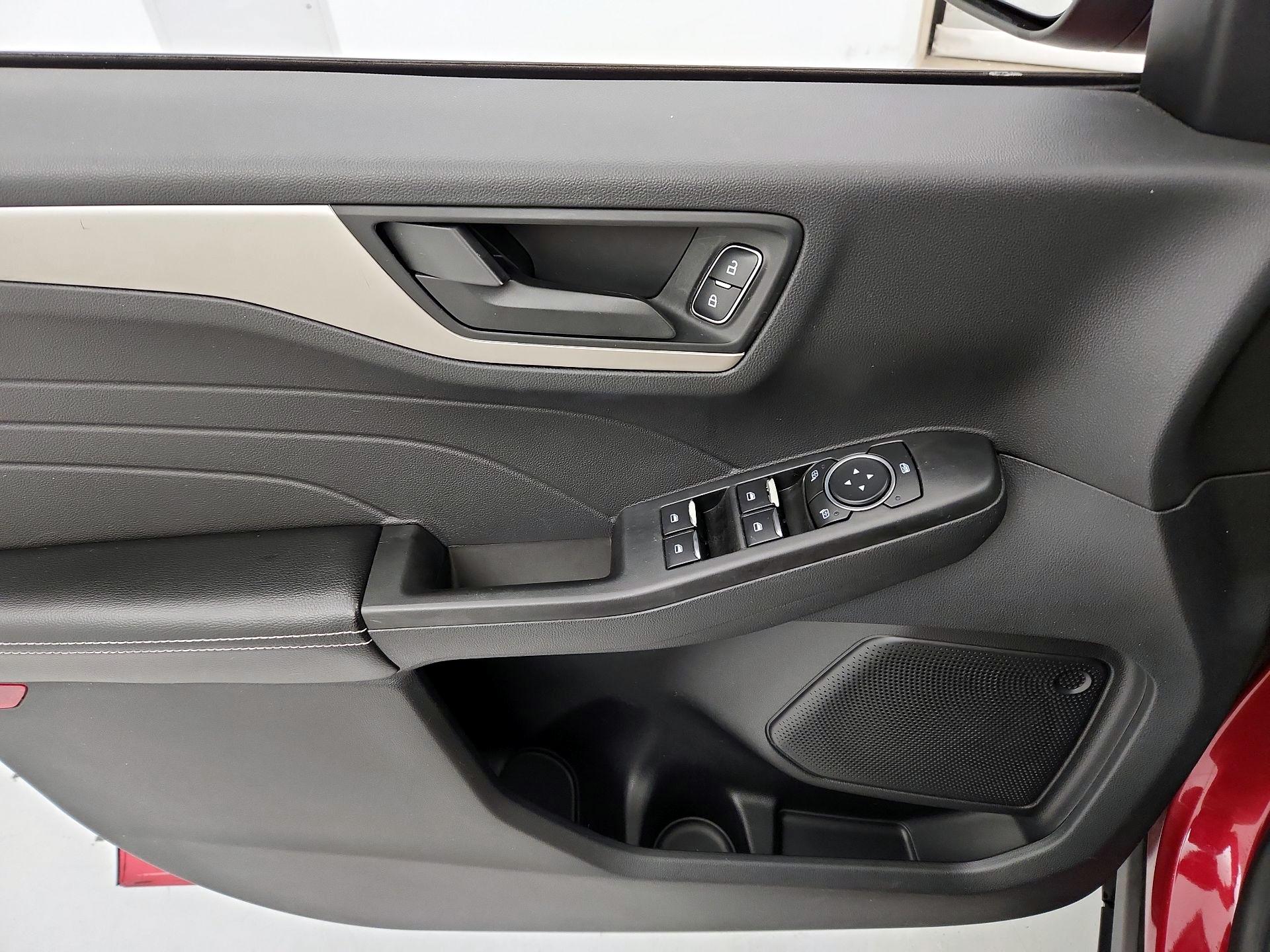 Thumbnail: 2022 Ford Escape - 12