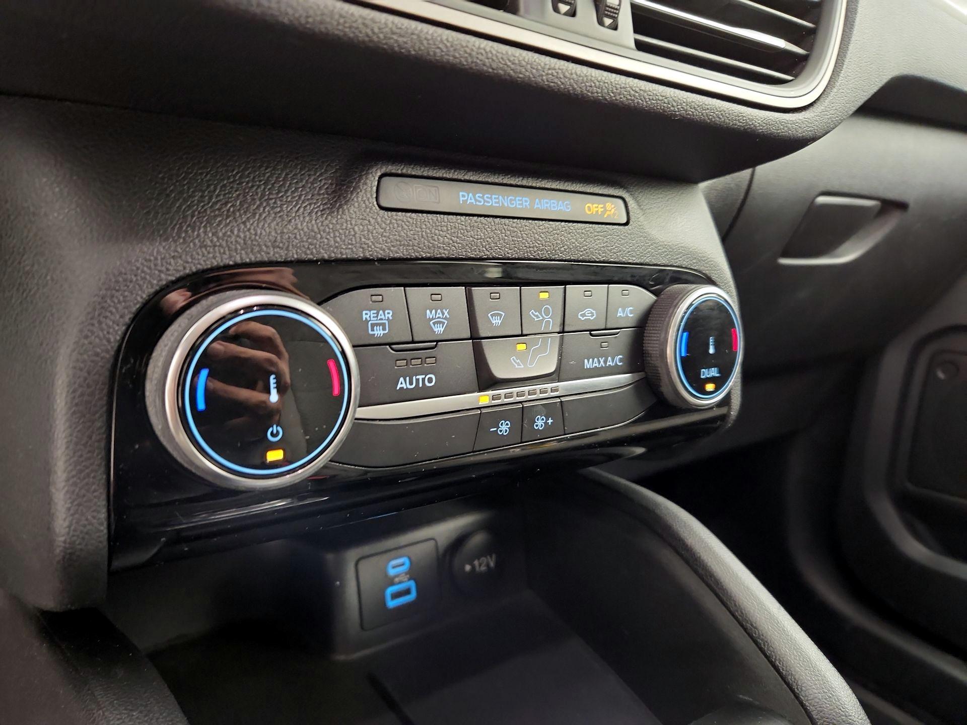 Thumbnail: 2022 Ford Escape - 17