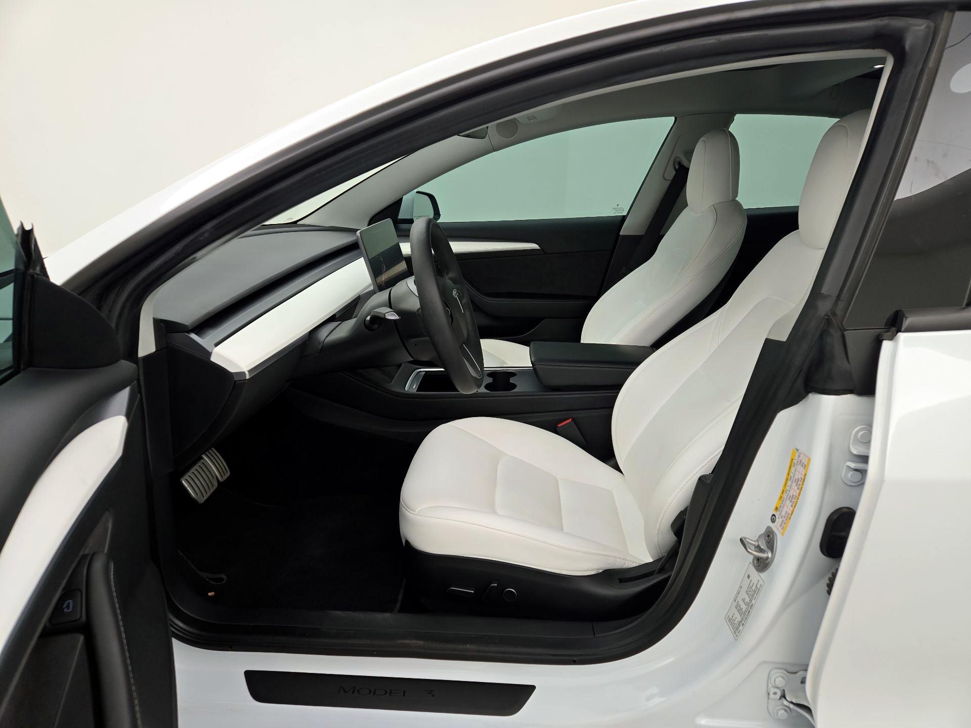 Thumbnail: 2022 Tesla Model 3 - 11