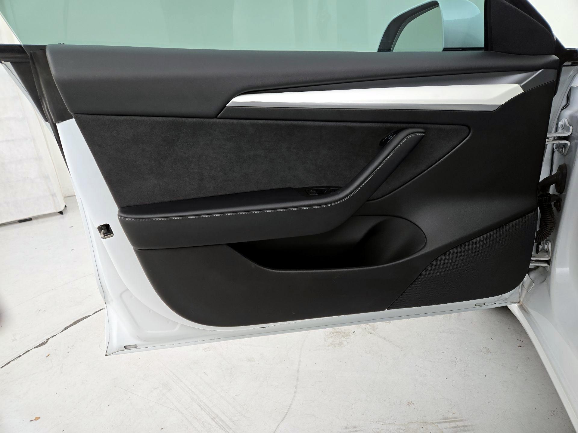 Thumbnail: 2022 Tesla Model 3 - 12