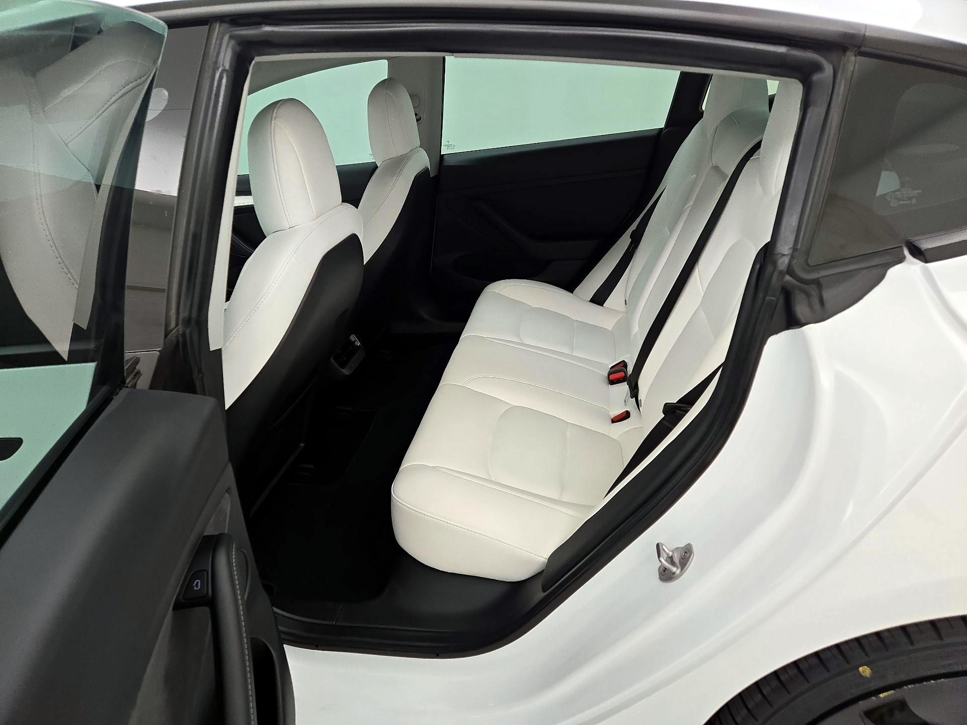 Thumbnail: 2022 Tesla Model 3 - 19