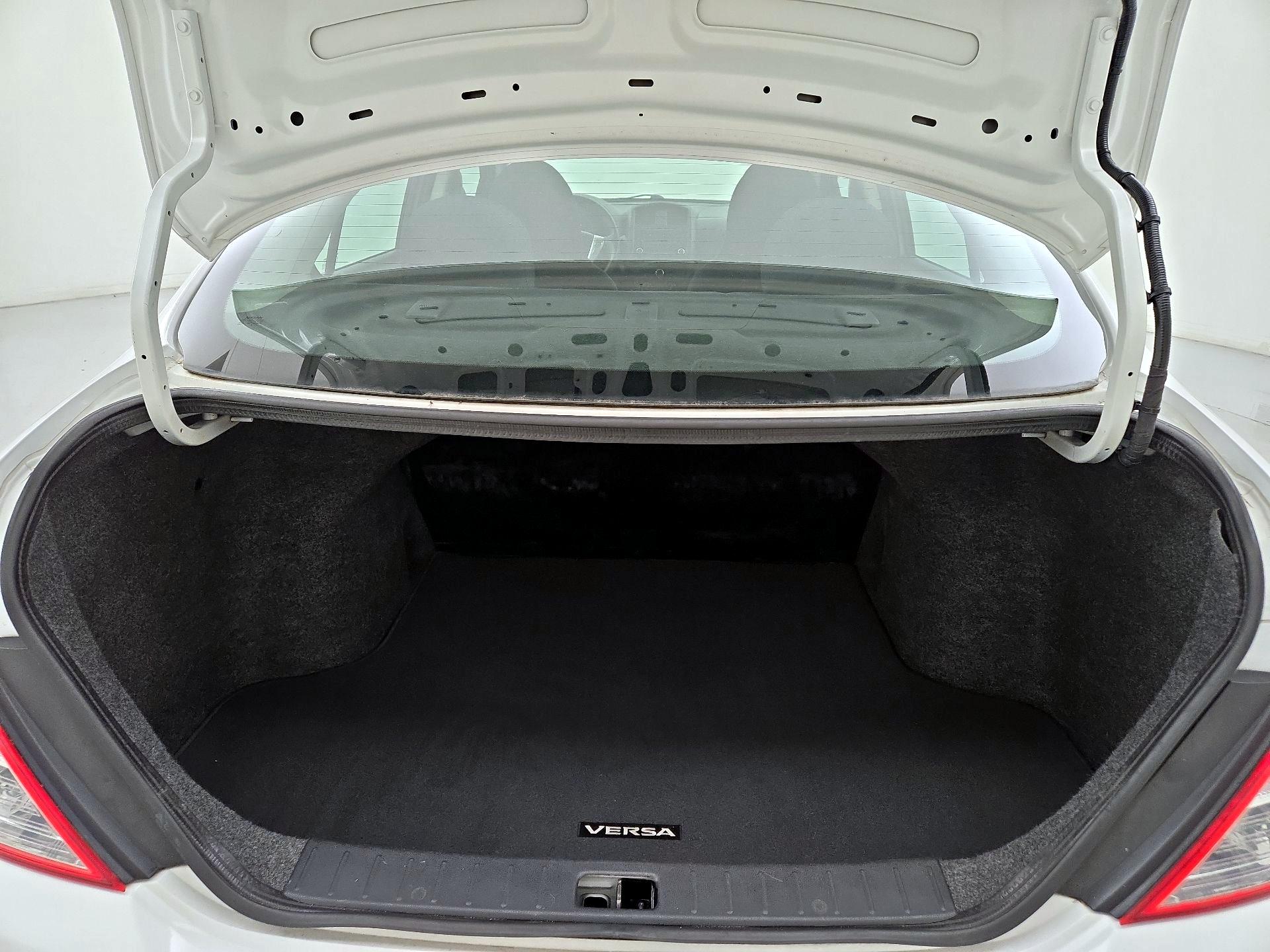 Thumbnail: 2015 Nissan Versa - 19