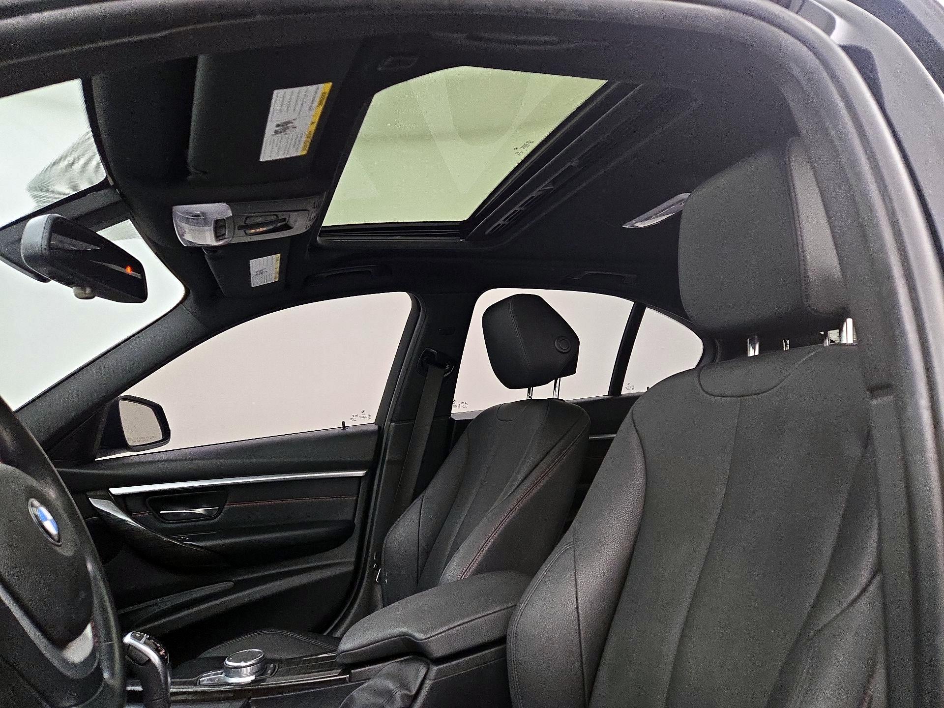 Thumbnail: 2018 BMW 3 Series - 20