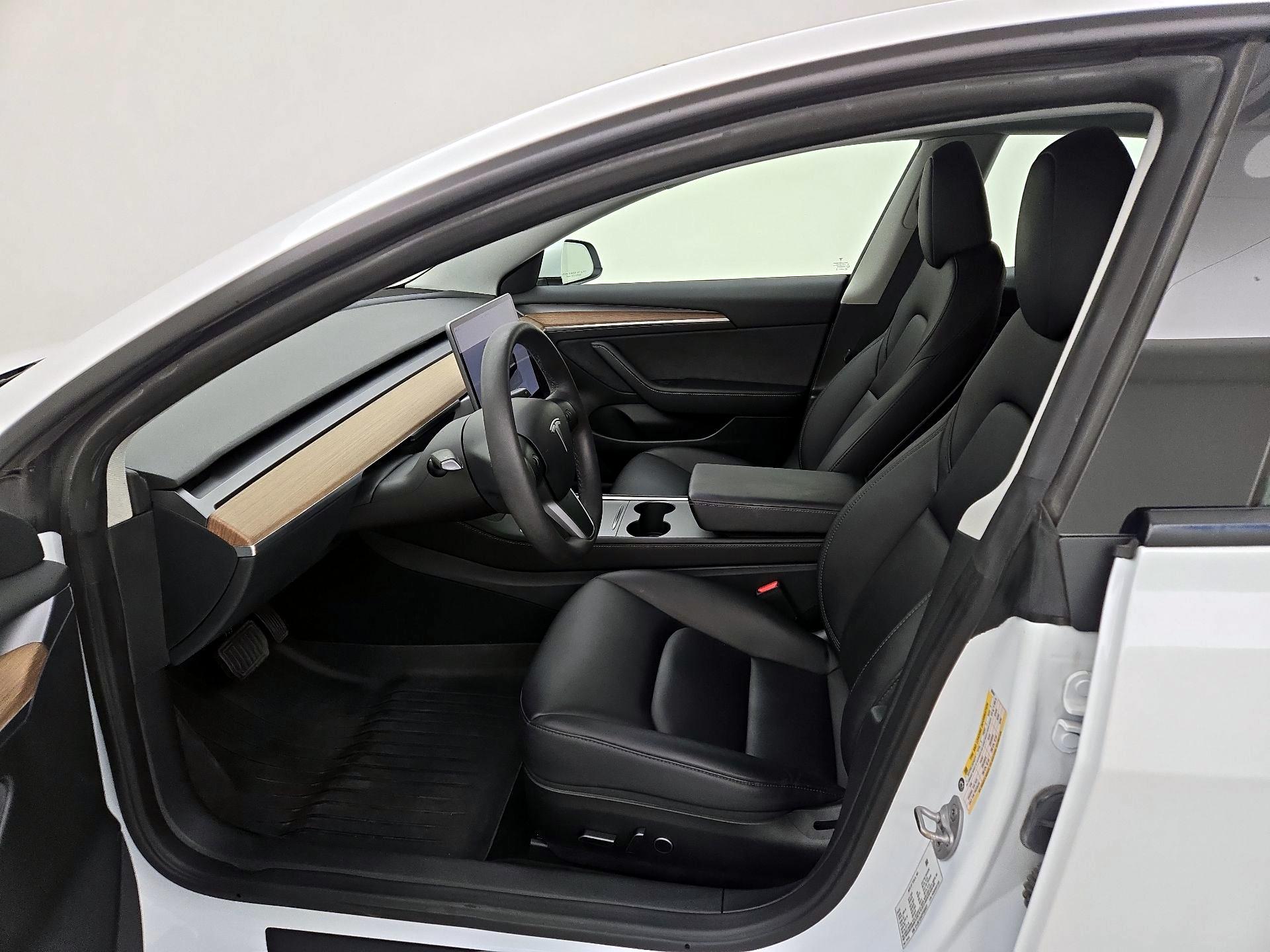 Thumbnail: 2023 Tesla Model 3 - 11