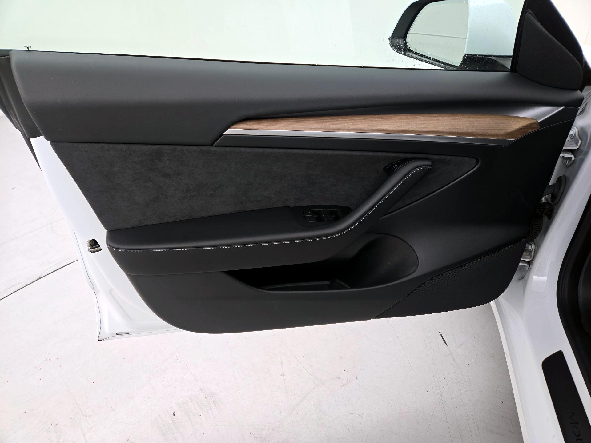 Thumbnail: 2023 Tesla Model 3 - 12