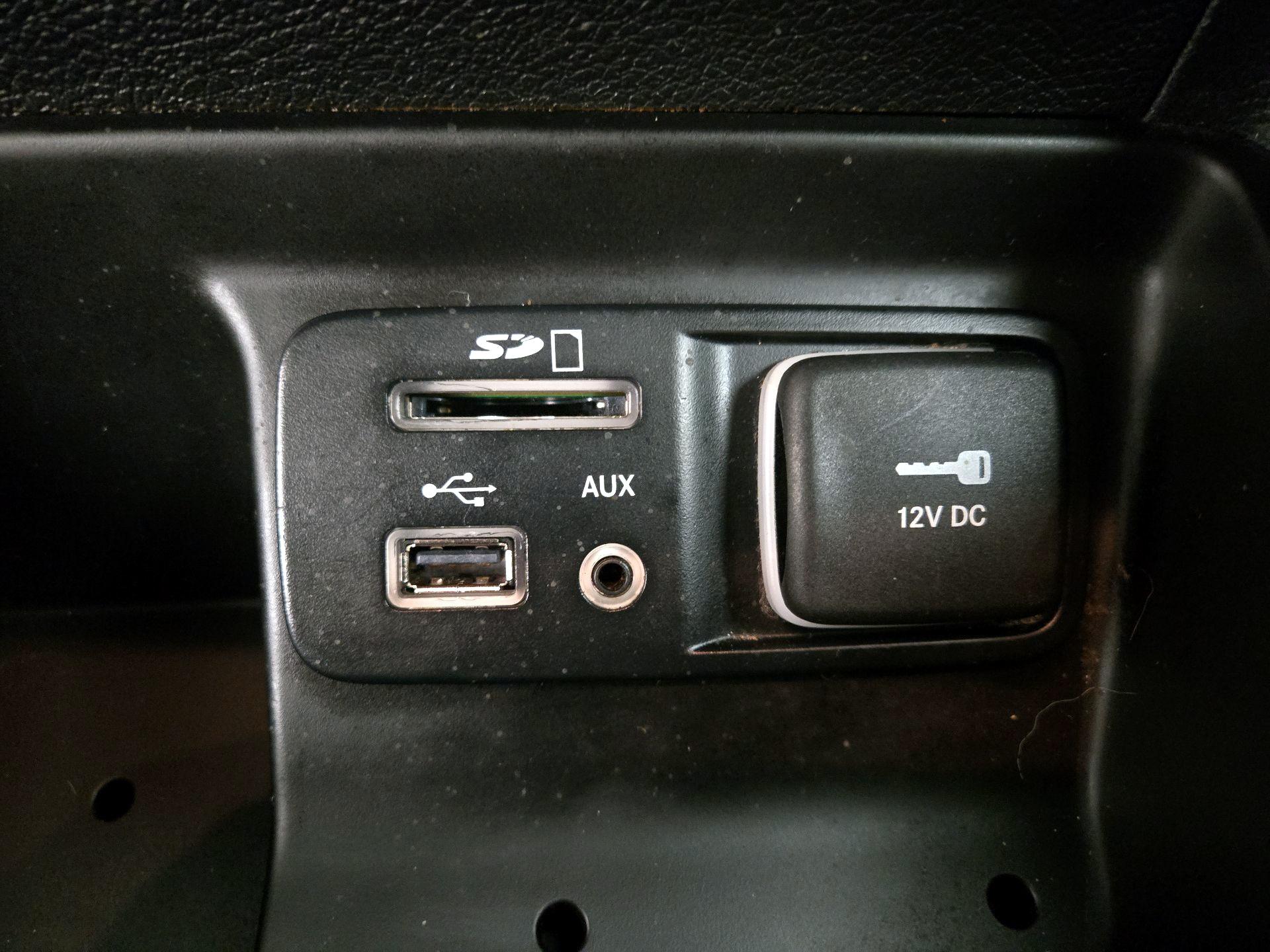 Thumbnail: 2018 Jeep Cherokee - 19