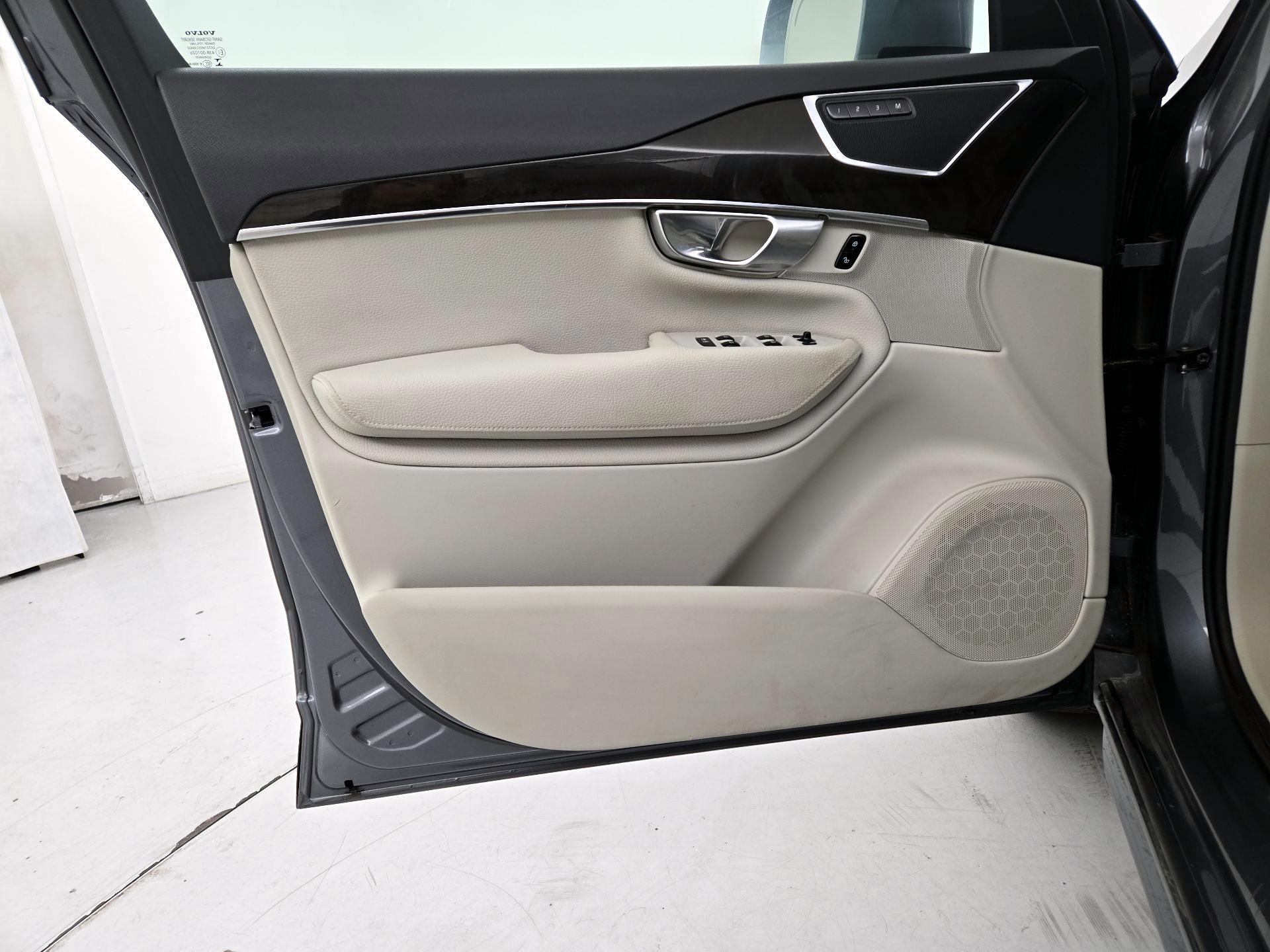 Thumbnail: 2018 Volvo XC90 - 12