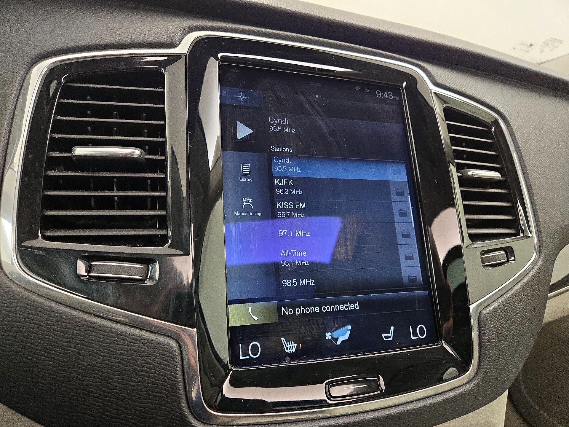 Thumbnail: 2018 Volvo XC90 - 15