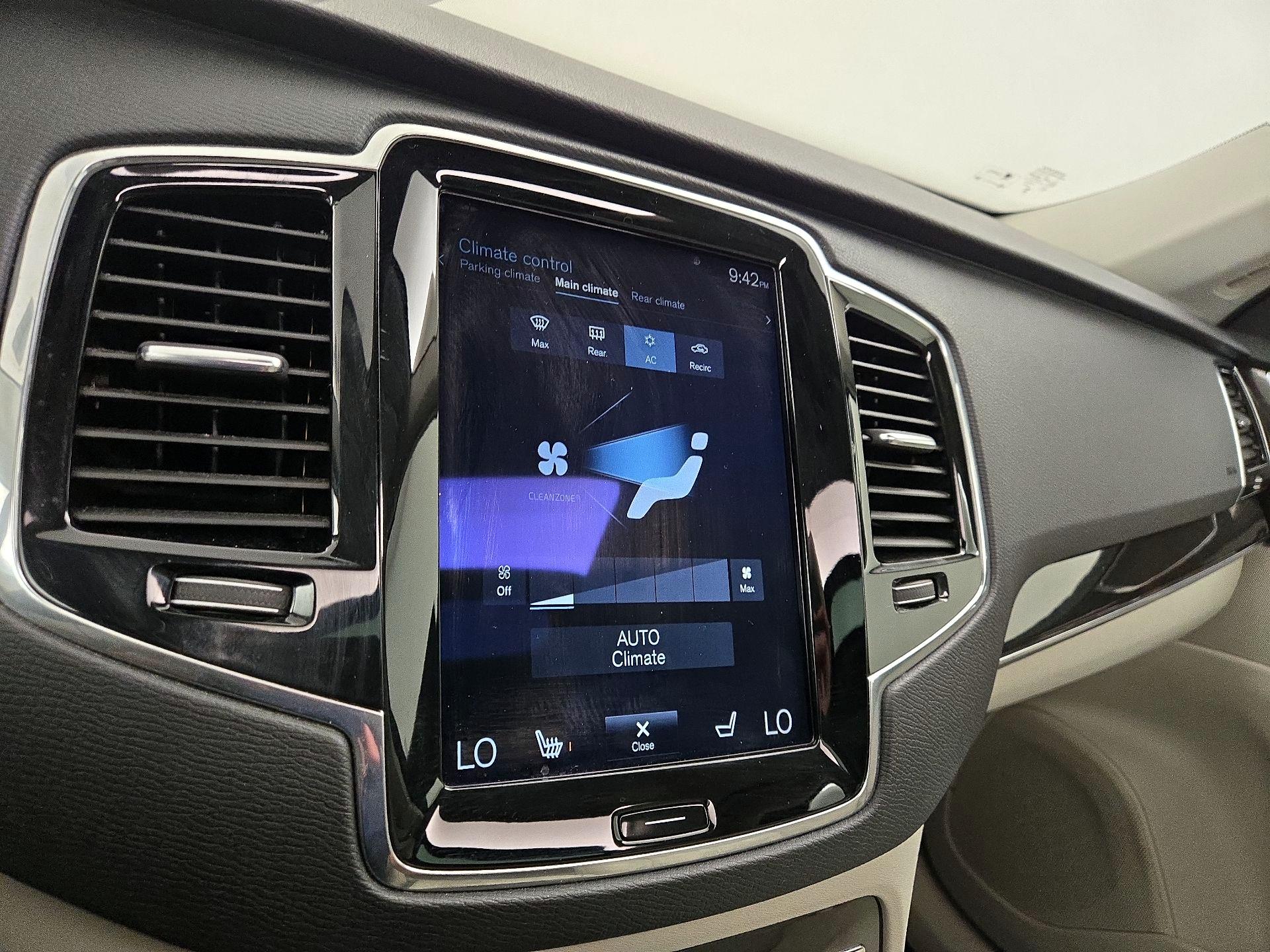 Thumbnail: 2018 Volvo XC90 - 16