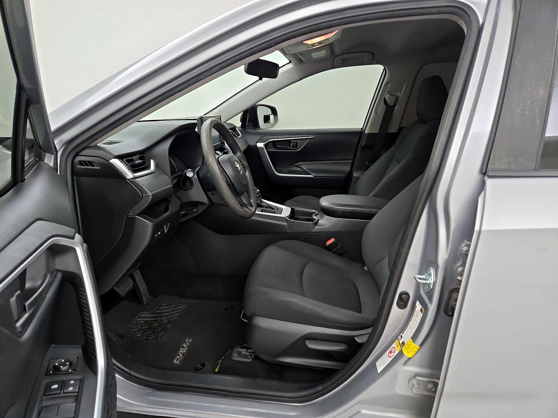 Thumbnail: 2019 Toyota RAV4 - 11