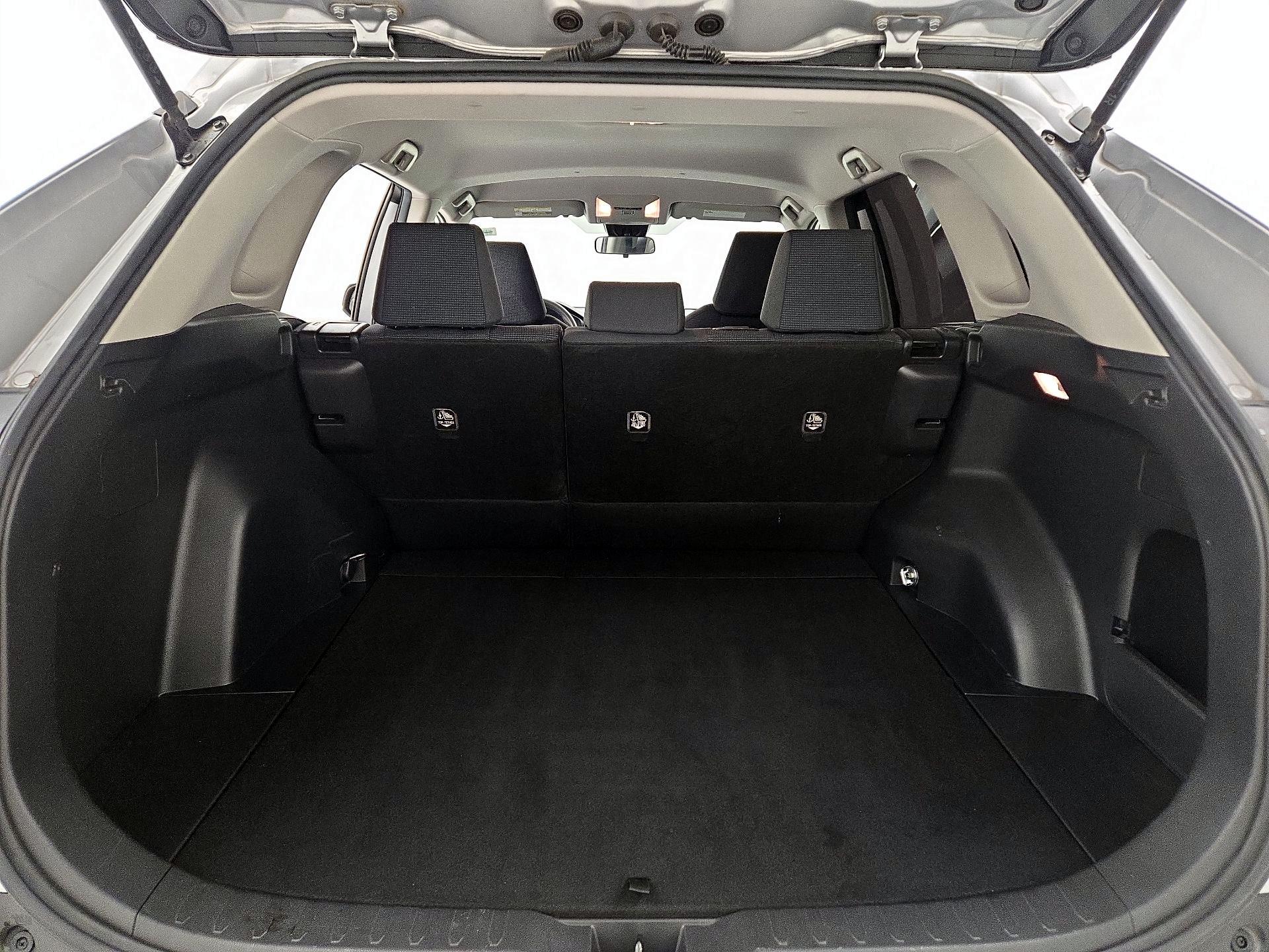 Thumbnail: 2019 Toyota RAV4 - 20