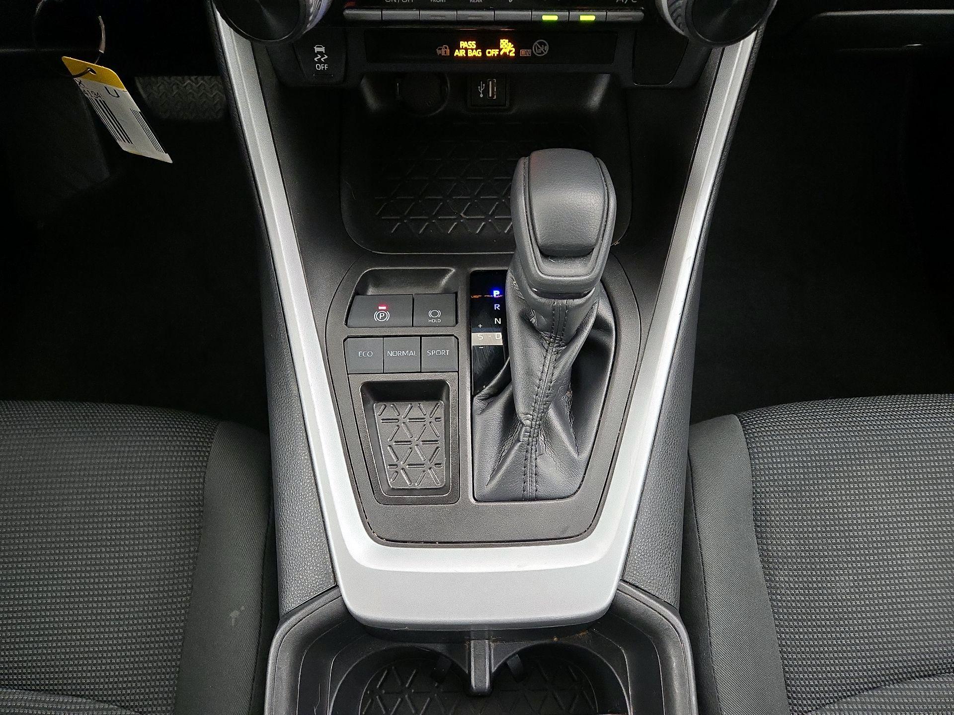 Thumbnail: 2023 Toyota RAV4 - 17