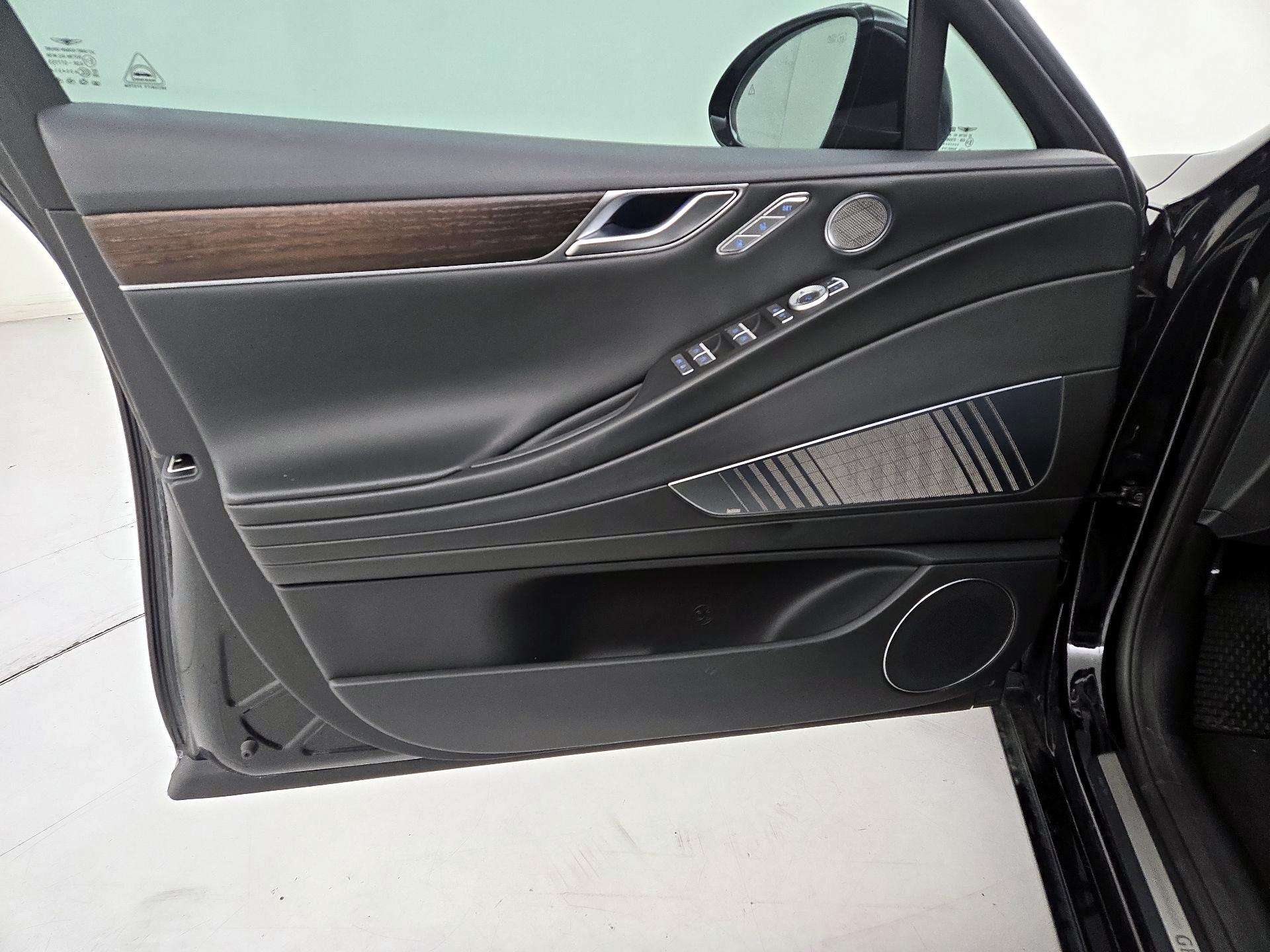 Thumbnail: 2022 Genesis G80 - 12