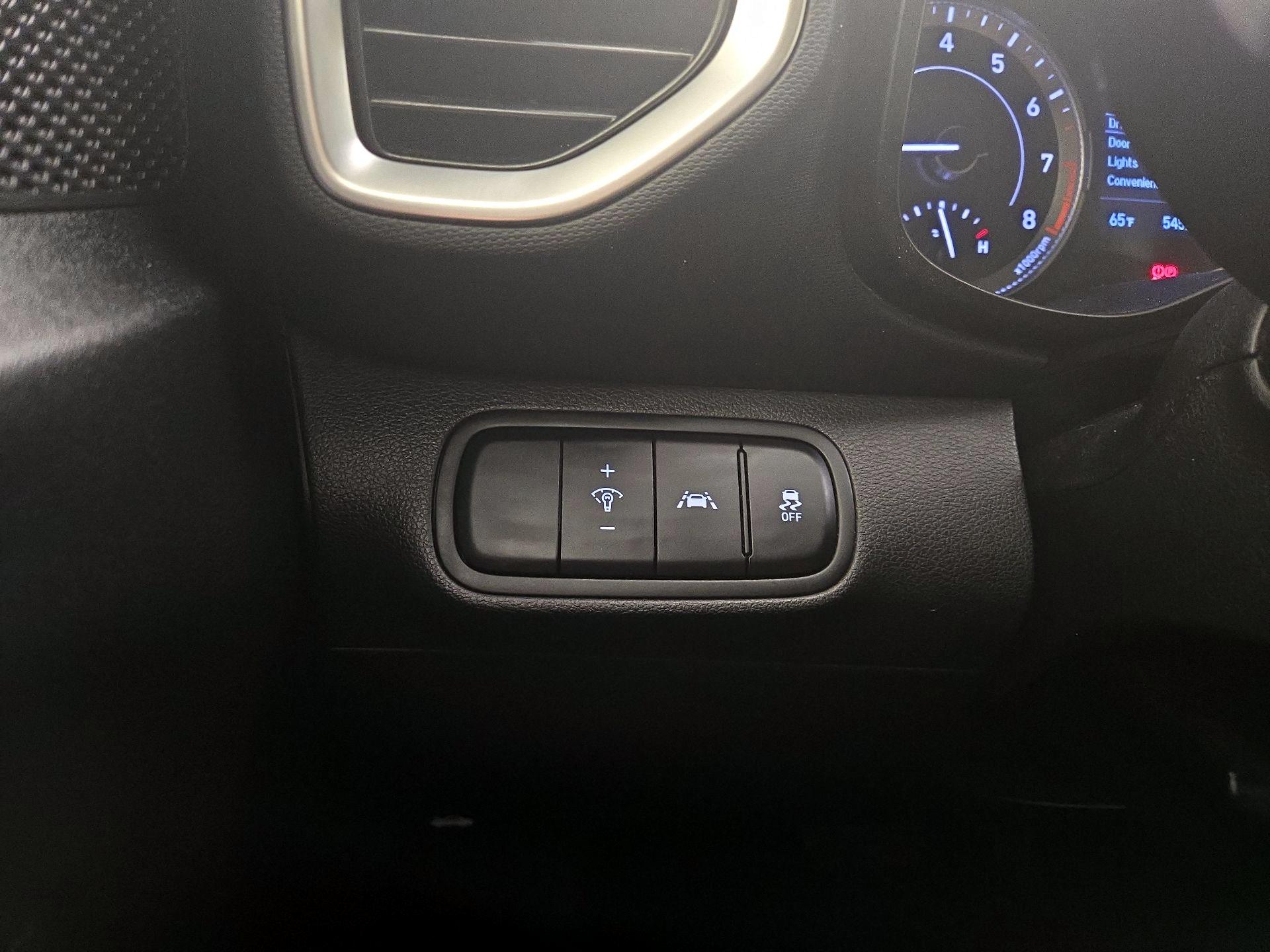 Thumbnail: 2020 Hyundai Venue - 13