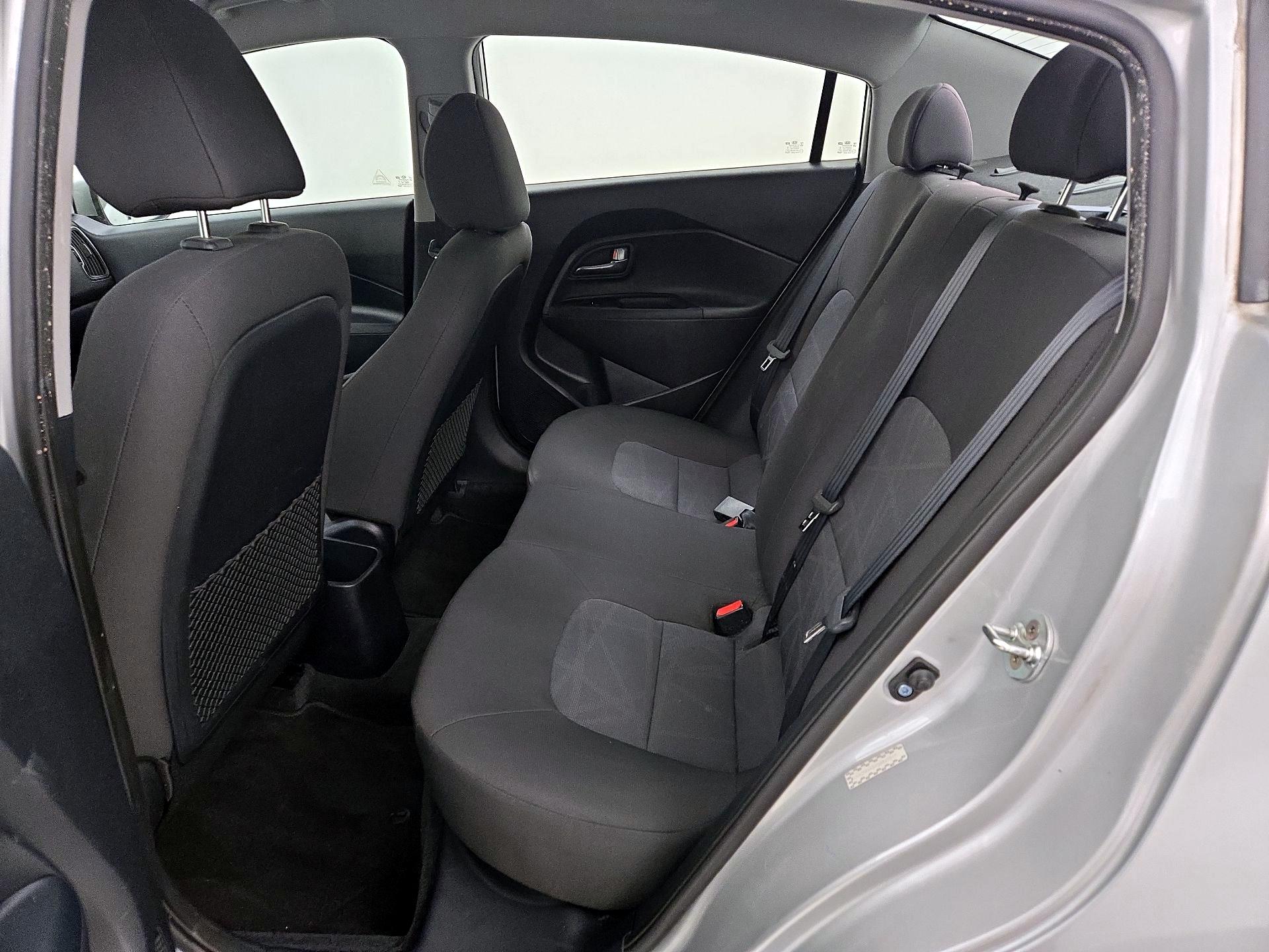 Thumbnail: 2016 Kia Rio - 18