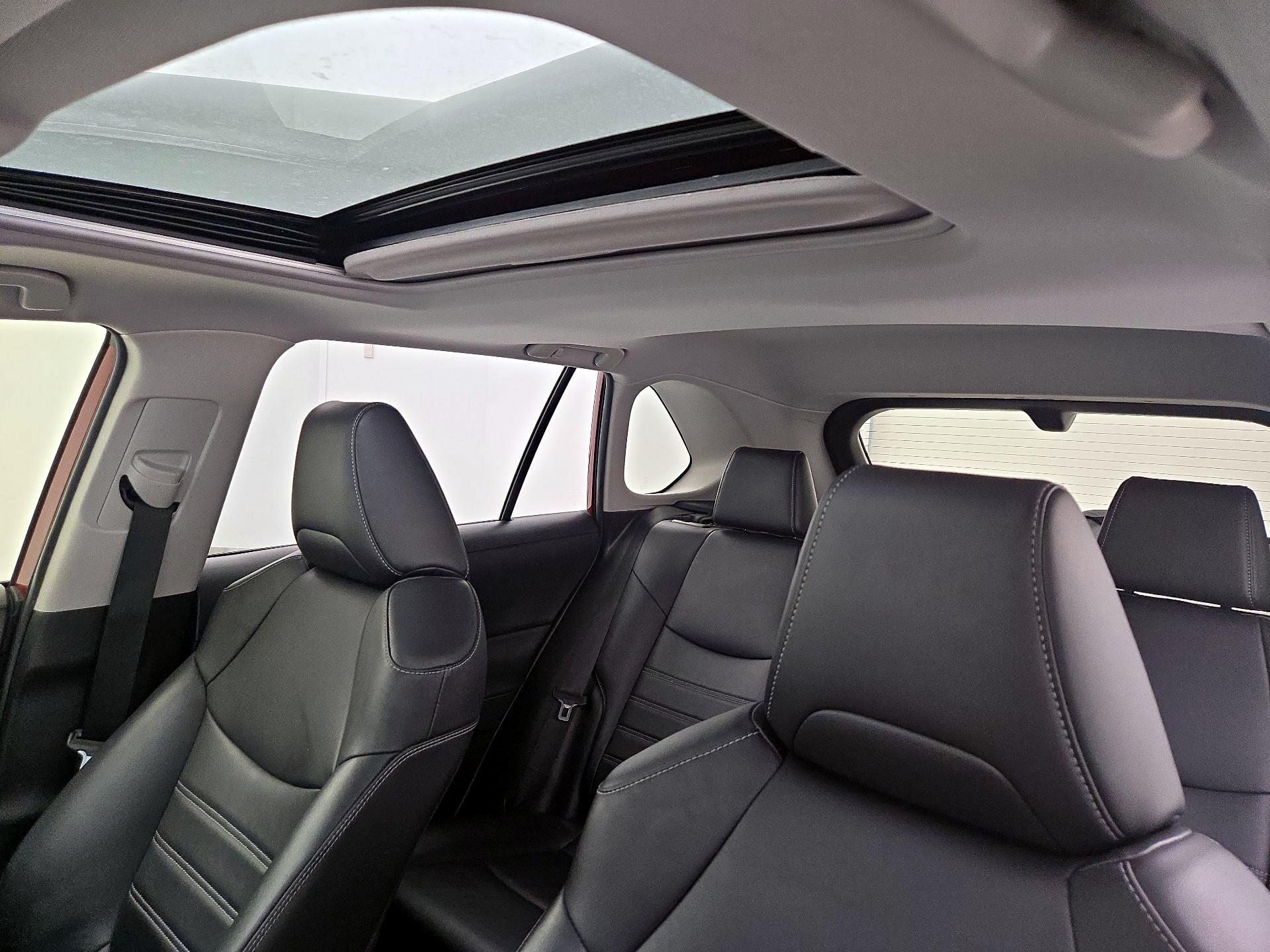 Thumbnail: 2020 Toyota RAV4 - 19