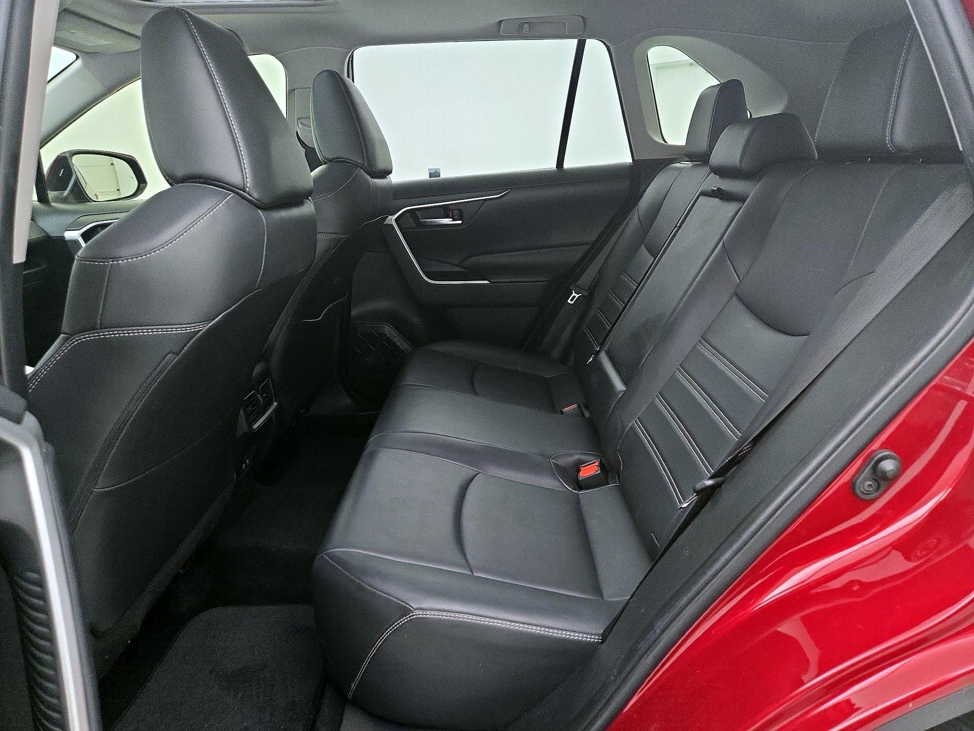 Thumbnail: 2020 Toyota RAV4 - 20