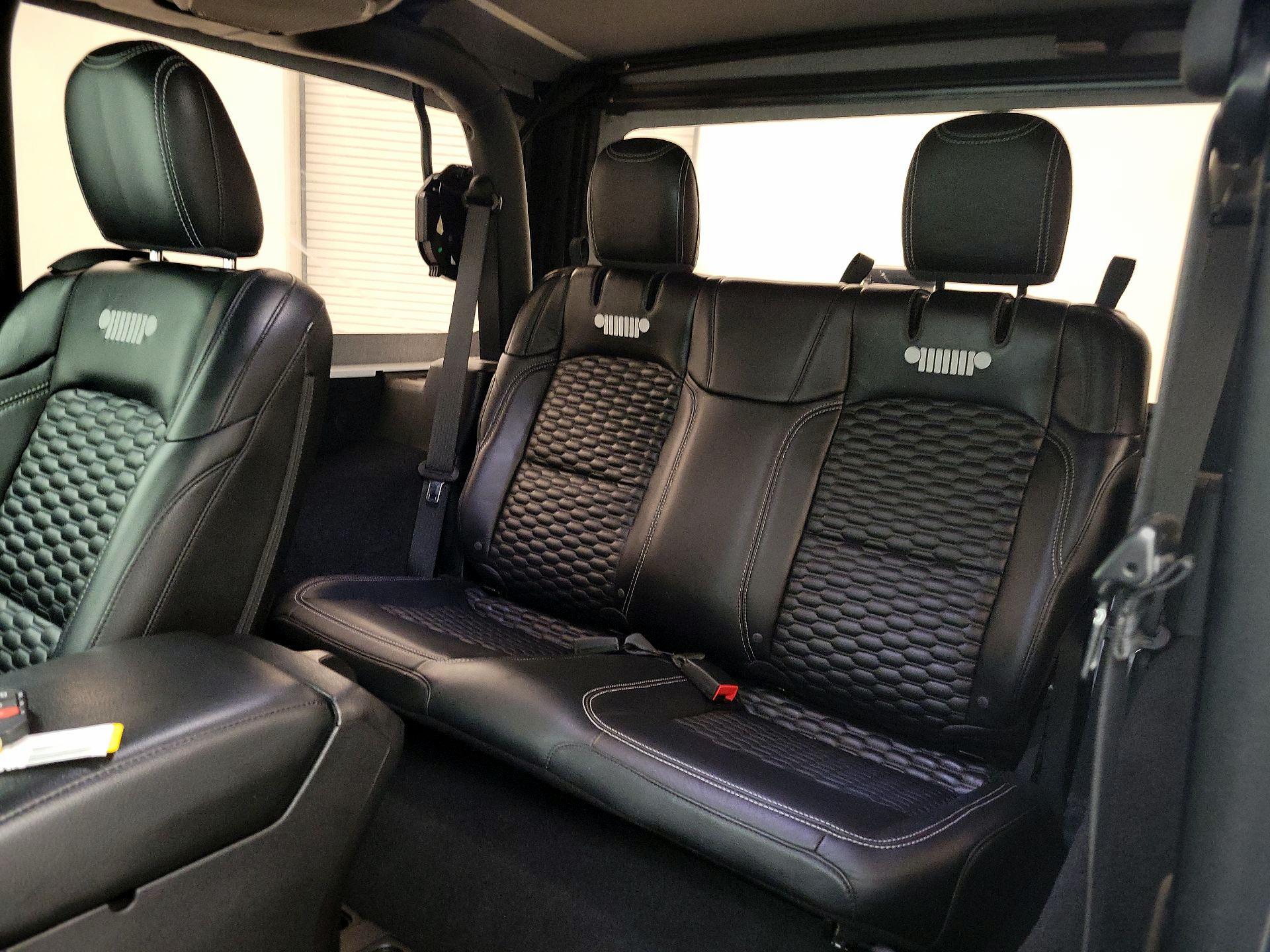 Thumbnail: 2021 Jeep Wrangler - 18