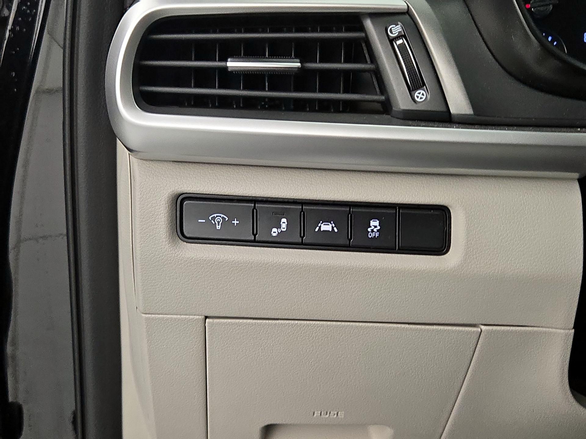 Thumbnail: 2020 Kia Telluride - 13